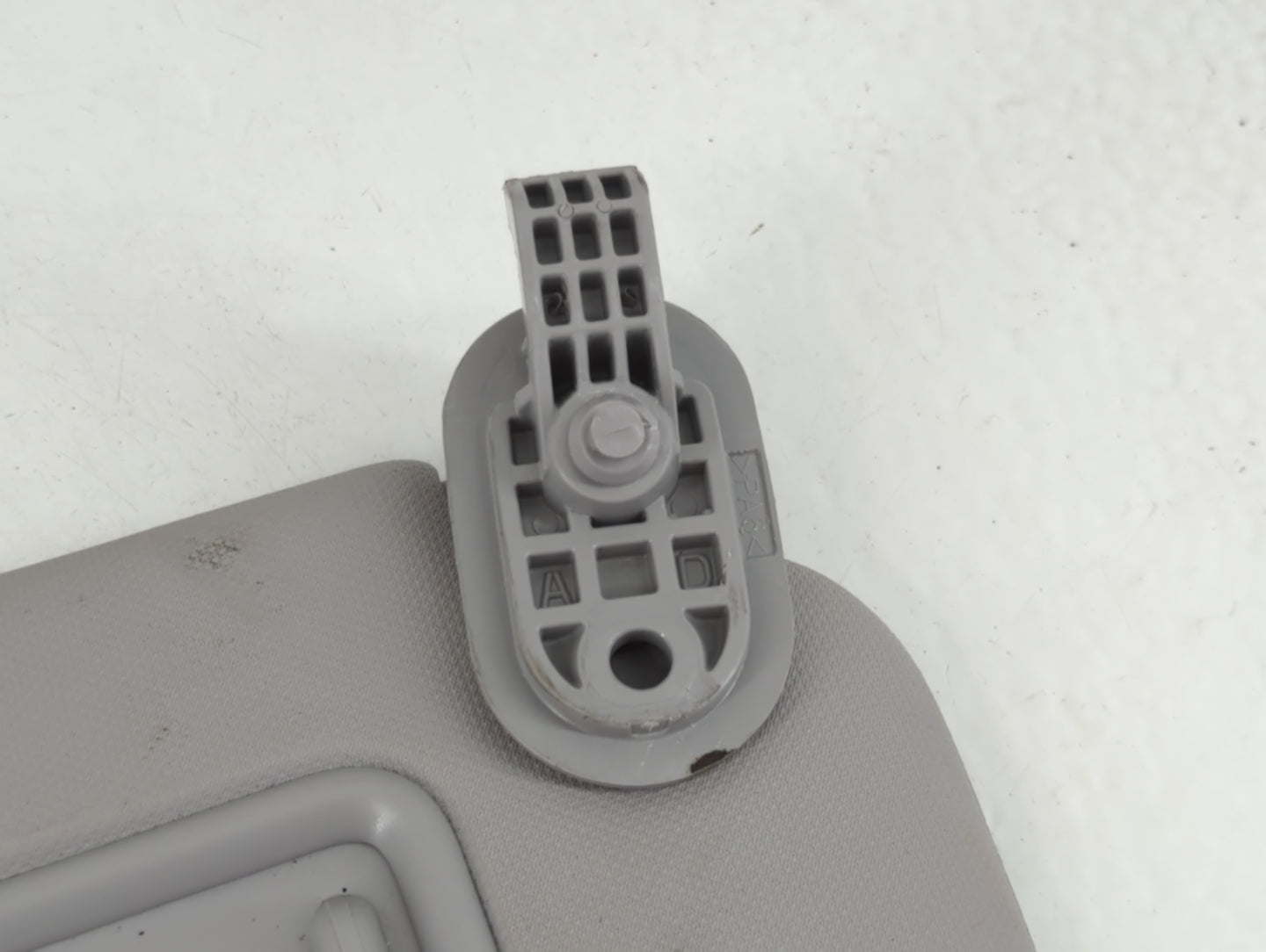 2017-2020 Hyundai Elantra Sun Visor Shade Replacement Passenger Right Mirror Fits Fits 2017 2018 2019 2020 OEM Used Auto Parts - Oemusedautoparts1.com