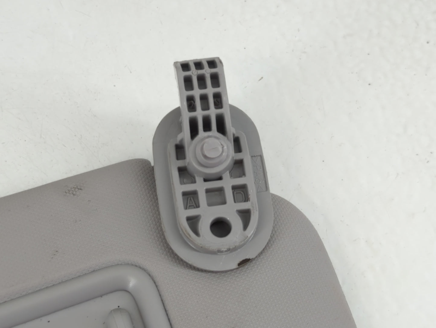 2017-2020 Hyundai Elantra Sun Visor Shade Replacement Passenger Right Mirror Fits Fits 2017 2018 2019 2020 OEM Used Auto Parts - Oemusedautoparts1.com