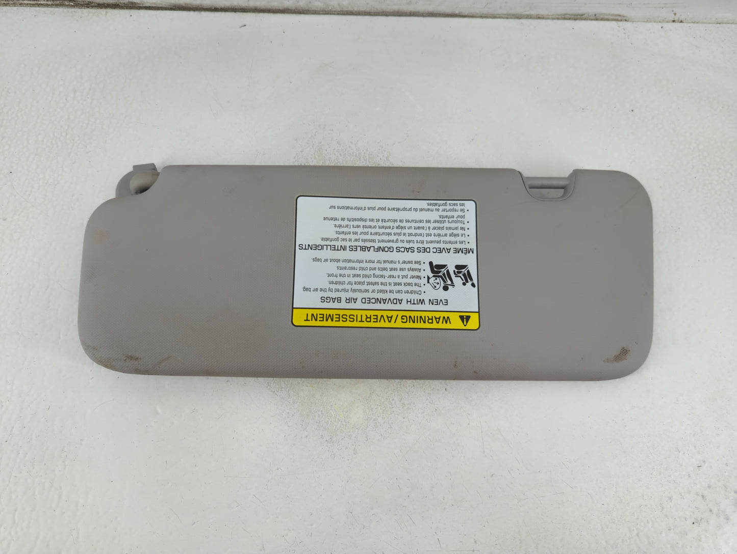 2017-2020 Hyundai Elantra Sun Visor Shade Replacement Passenger Right Mirror Fits Fits 2017 2018 2019 2020 OEM Used Auto Parts - Oemusedautoparts1.com