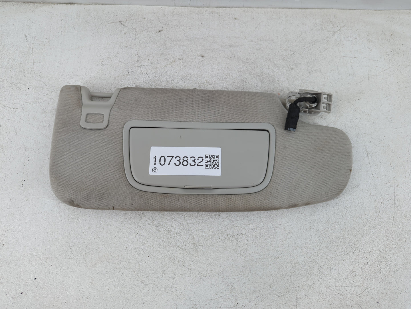 2015-2016 Ford Fusion Sun Visor Shade Replacement Driver Left Mirror Fits Fits 2015 2016 OEM Used Auto Parts - Oemusedautoparts1.com