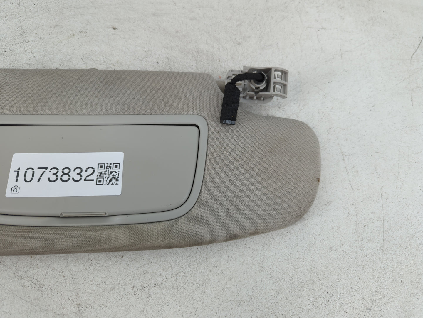 2015-2016 Ford Fusion Sun Visor Shade Replacement Driver Left Mirror Fits Fits 2015 2016 OEM Used Auto Parts - Oemusedautoparts1.com