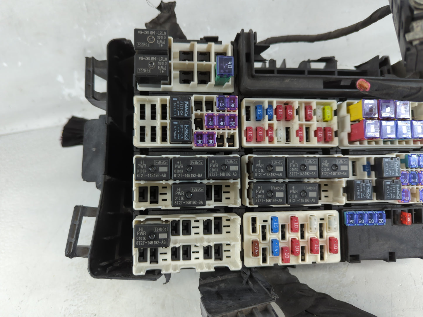2017 Ford F-150 Fusebox Fuse Box Panel Relay Module P/N:HL3T-12A581D JE HL3T-12A581DEG Fits OEM Used Auto Parts - Oemusedautoparts1.com