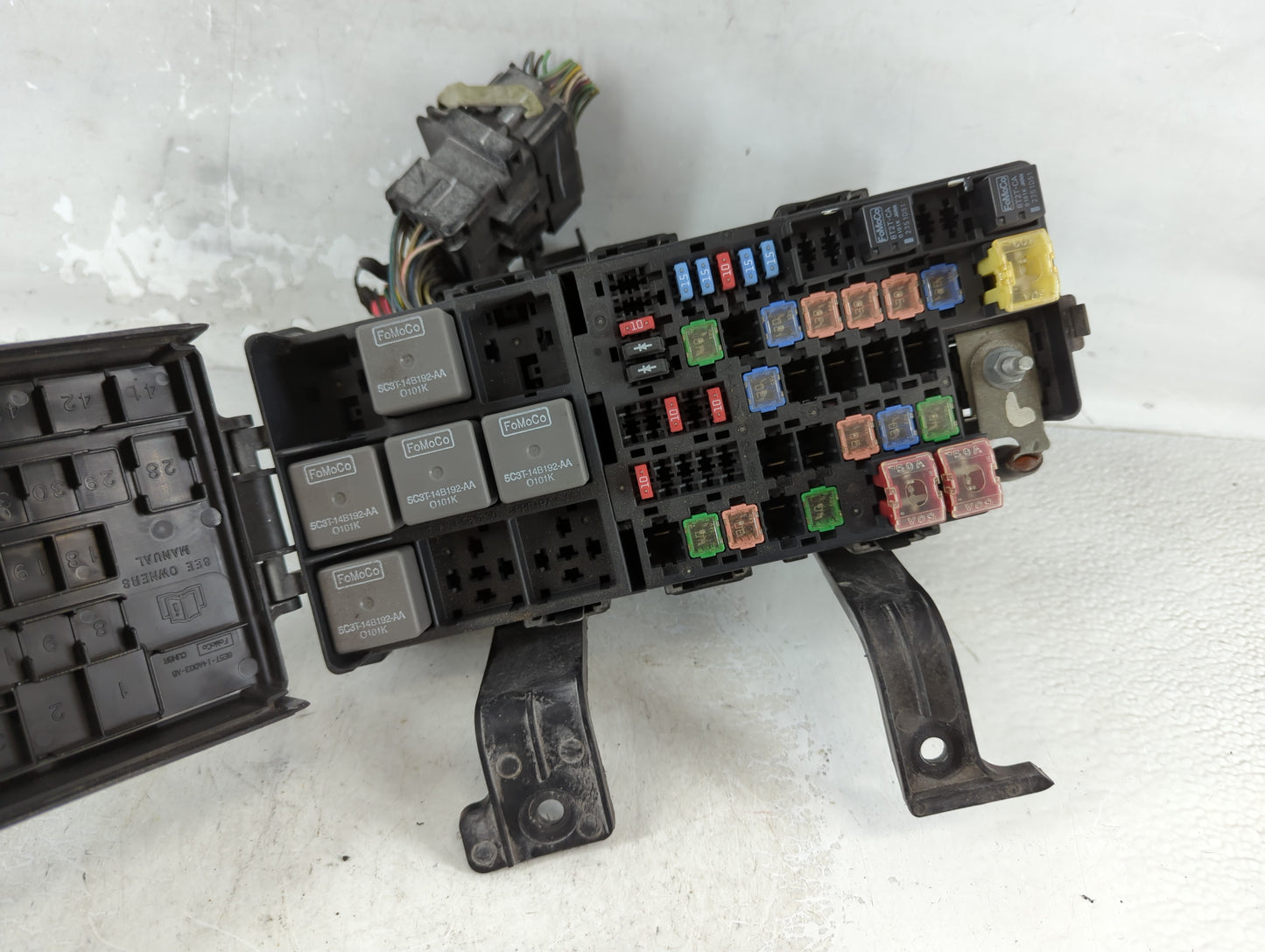 2010-2012 Ford Fusion Fusebox Fuse Box Panel Relay Module P/N:BE5T-14290-E Fits Fits 2010 2011 2012 OEM Used Auto Parts - Oemusedautoparts1.com