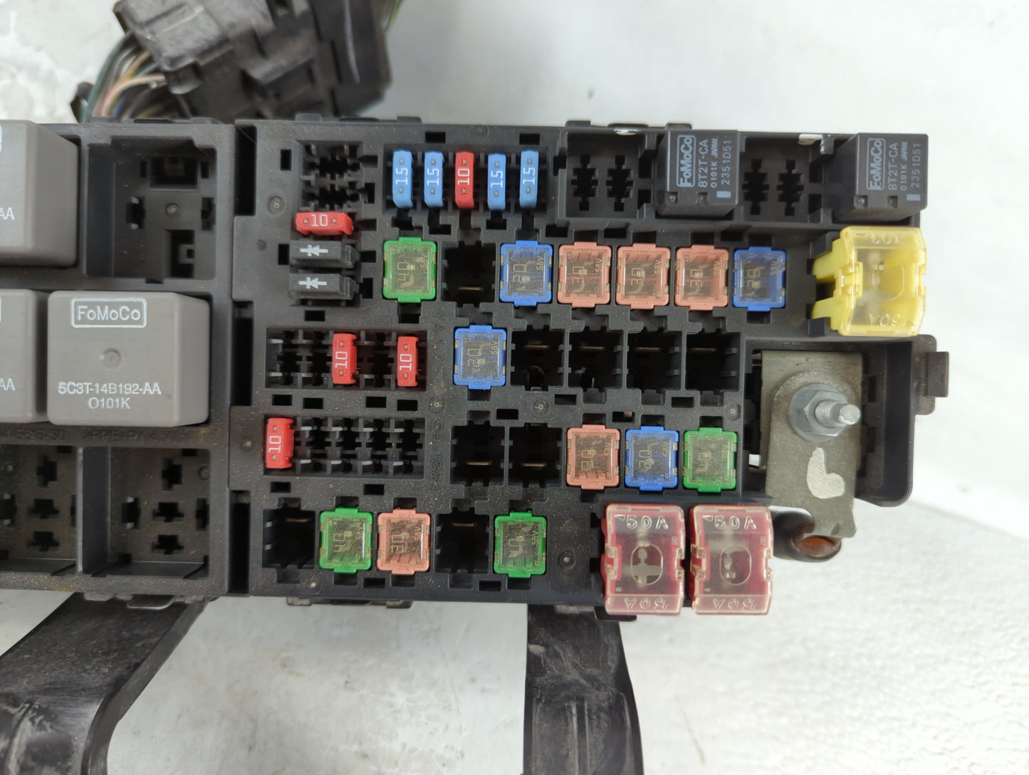 2010-2012 Ford Fusion Fusebox Fuse Box Panel Relay Module P/N:BE5T-14290-E Fits Fits 2010 2011 2012 OEM Used Auto Parts - Oemusedautoparts1.com