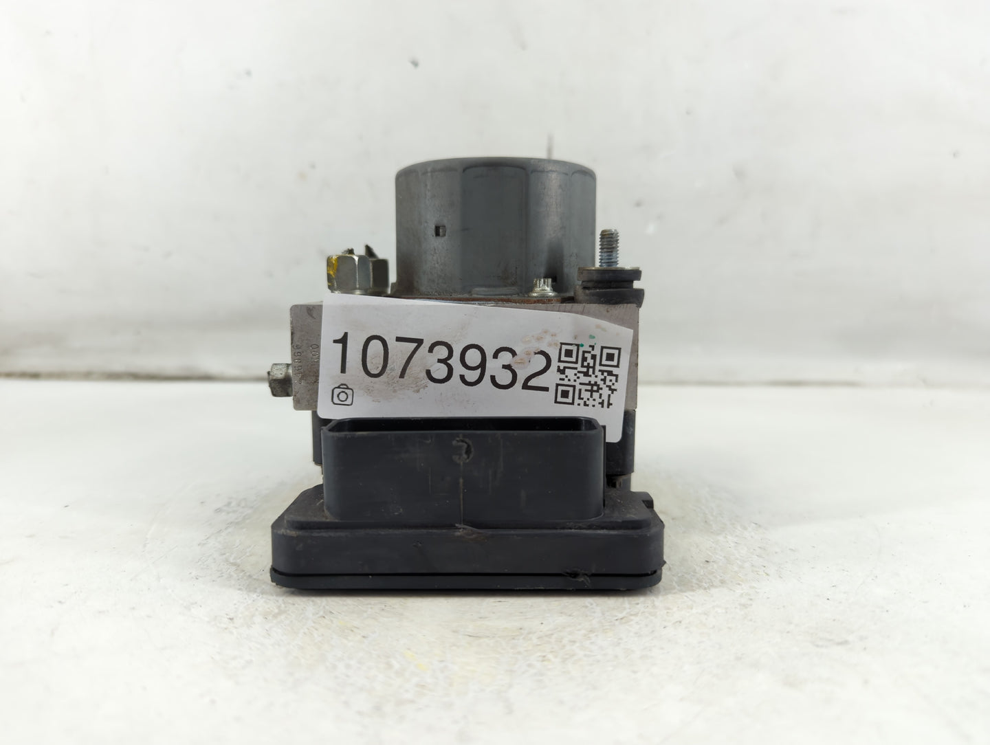 2016-2018 Nissan Sentra ABS Pump Control Module Replacement P/N:47660 5UD0C Fits Fits 2016 2017 2018 OEM Used Auto Parts - Oemusedautoparts1.com