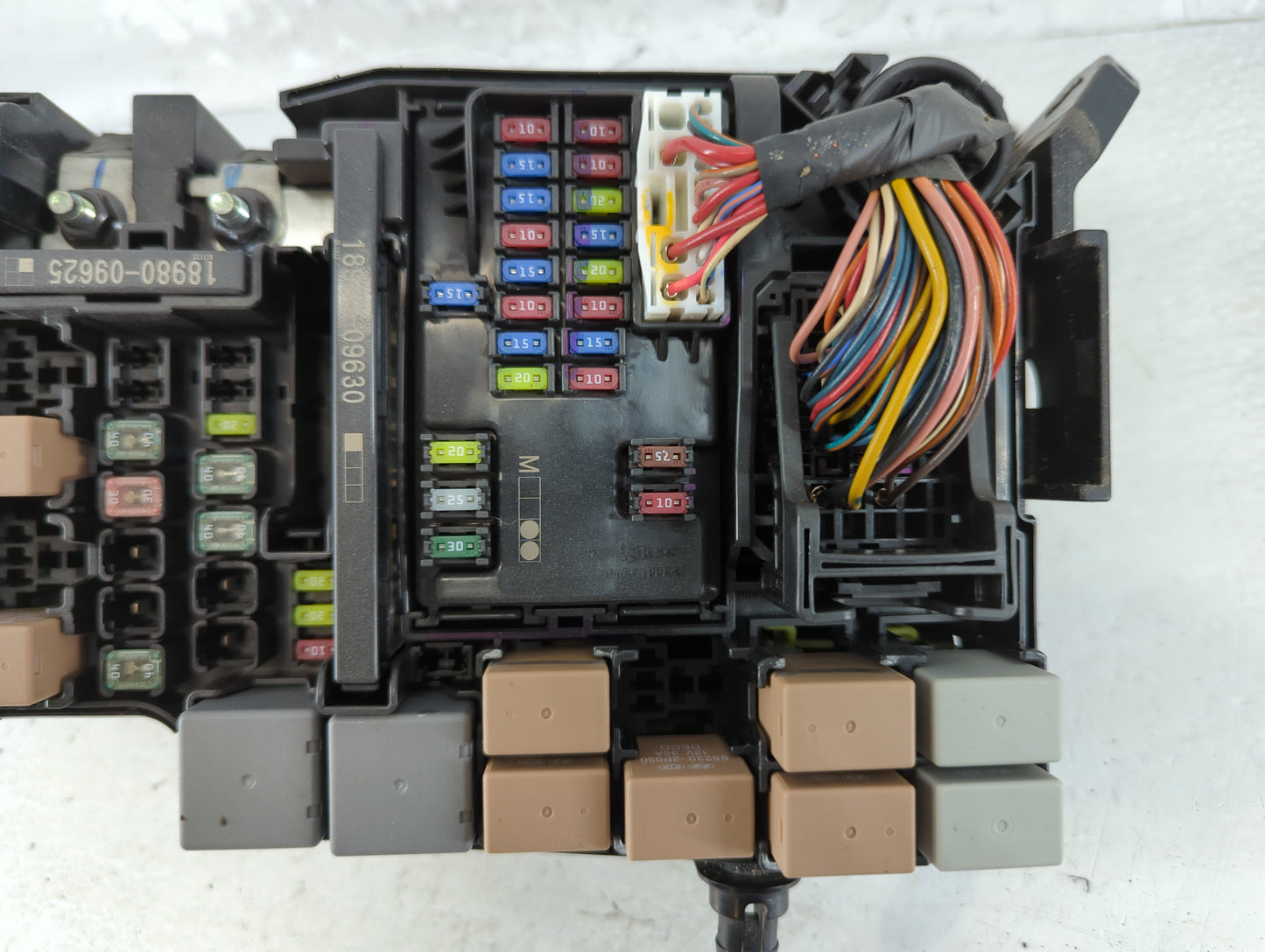 2019-2020 Hyundai Elantra Fusebox Fuse Box Panel Relay Module P/N:91956-F2025 Fits Fits 2019 2020 OEM Used Auto Parts - Oemusedautoparts1.com