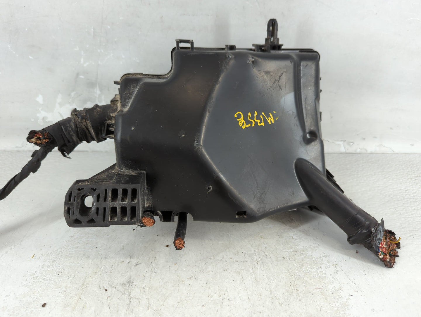 2019-2020 Hyundai Elantra Fusebox Fuse Box Panel Relay Module P/N:91956-F2025 Fits Fits 2019 2020 OEM Used Auto Parts - Oemusedautoparts1.com