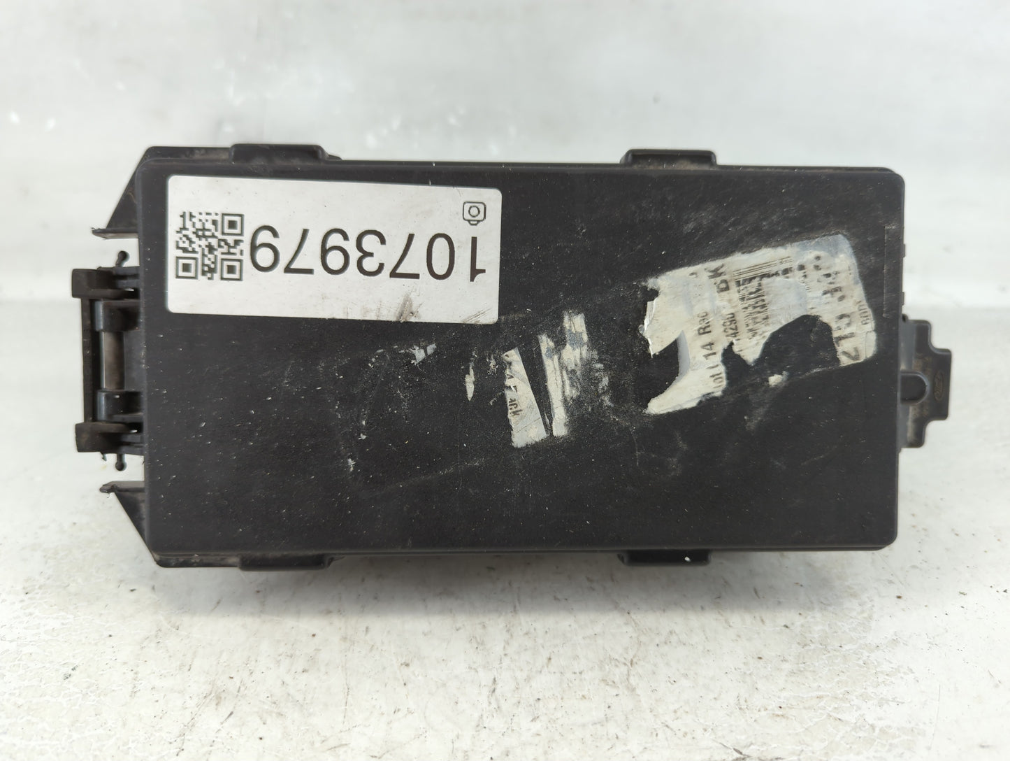 2004-2011 Lincoln Town Car Fusebox Fuse Box Panel Relay Module P/N:2C7T-14N003-A Fits Fits 2004 2005 2006 2007 2008 2009 2010 2011 OEM Used Auto Parts
