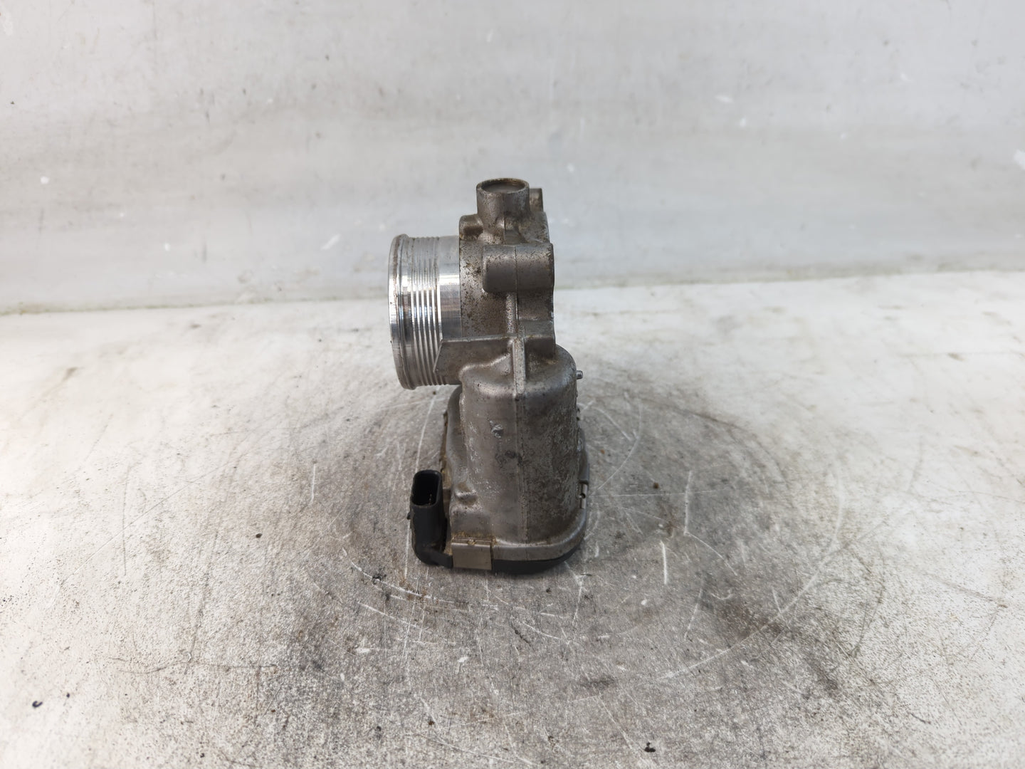 2014-2020 Ford Fusion Throttle Body P/N:DS7E-9F991-BB Fits Fits 2014 2015 2016 2017 2018 2019 2020 2021 2022 OEM Used Auto Parts - Oemusedautoparts1.com