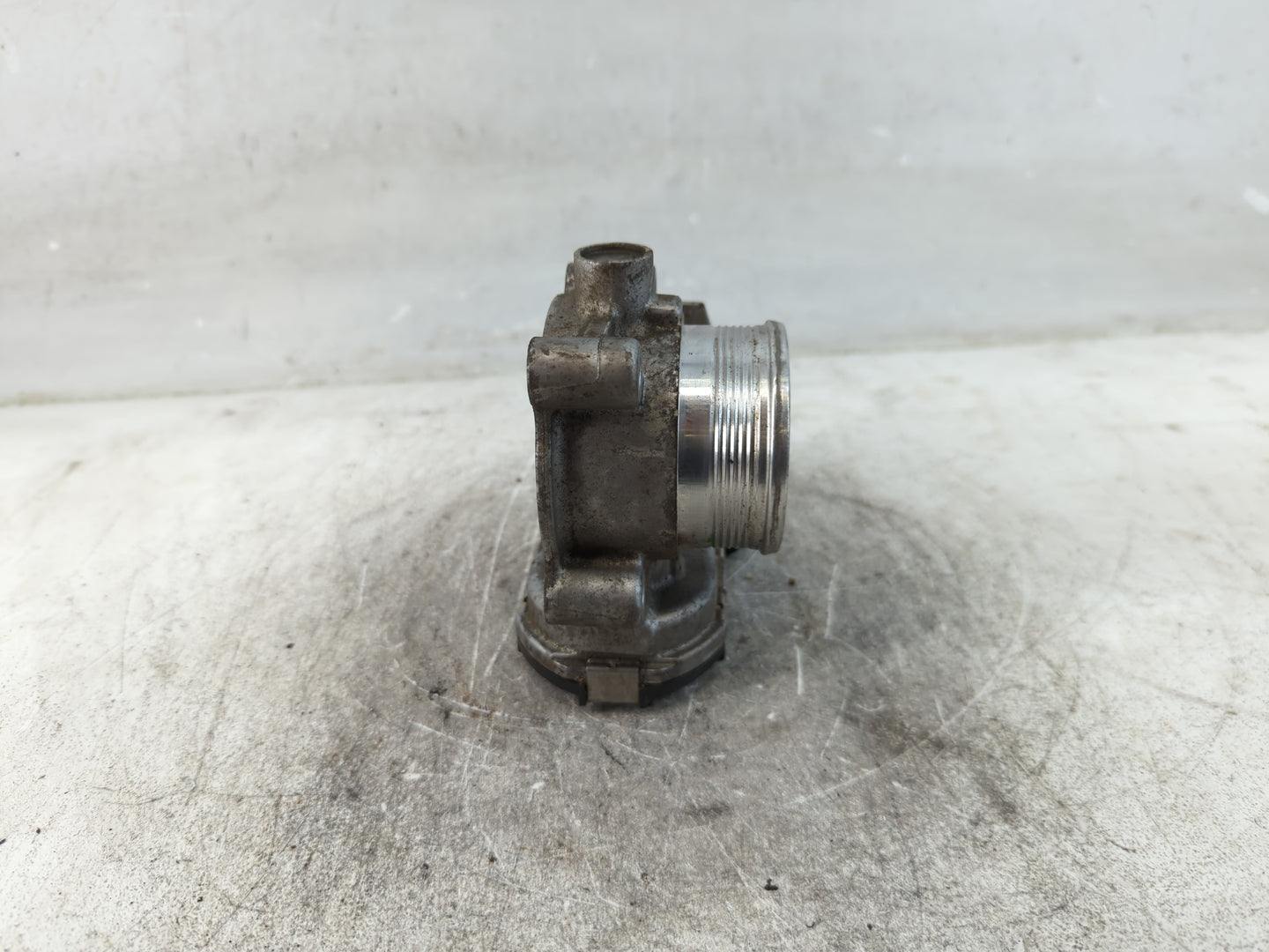 2014-2020 Ford Fusion Throttle Body P/N:DS7E-9F991-BB Fits Fits 2014 2015 2016 2017 2018 2019 2020 2021 2022 OEM Used Auto Parts - Oemusedautoparts1.com