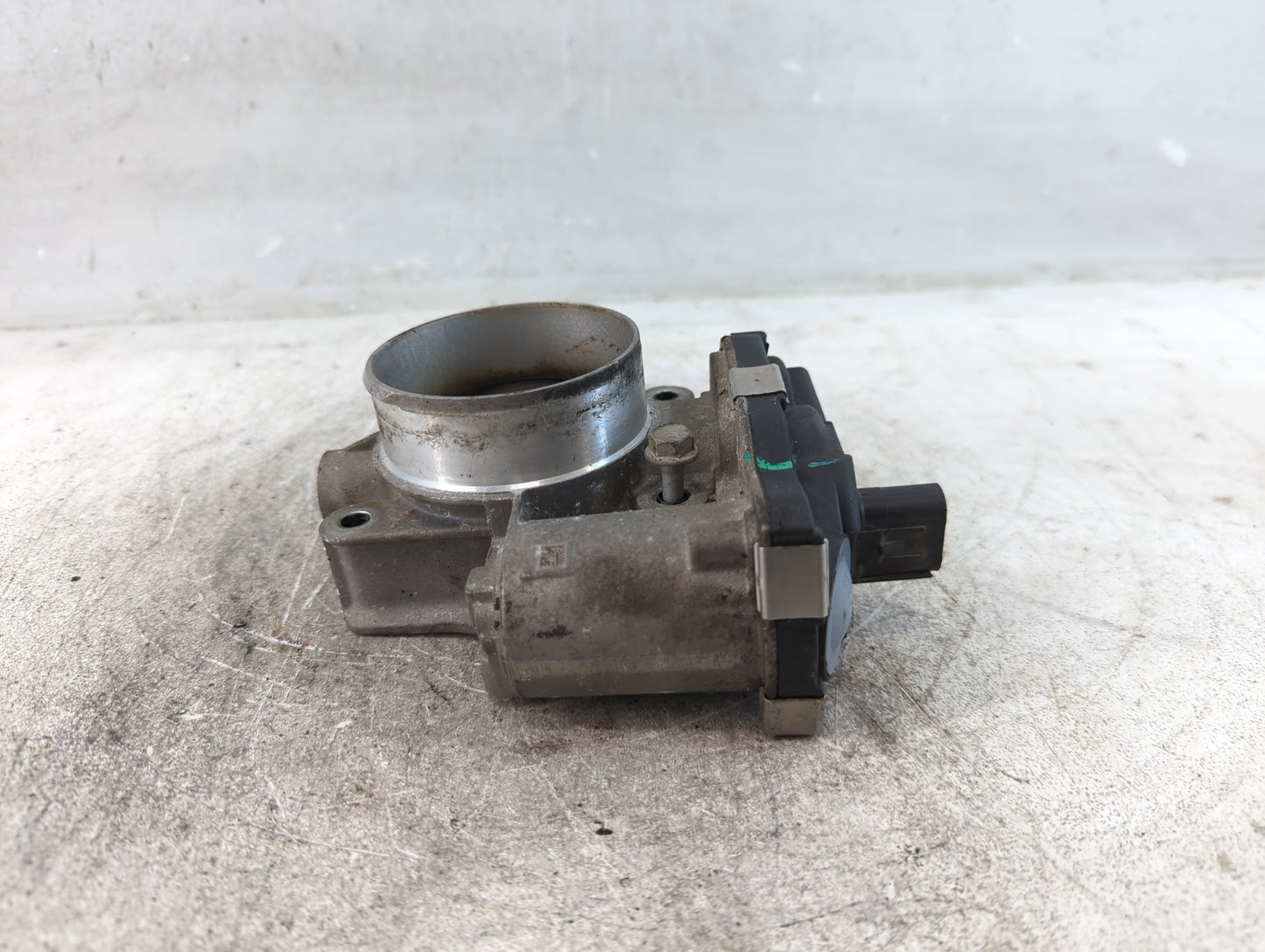 2016-2017 Chevrolet Equinox Throttle Body P/N:12669146AA Fits Fits 2016 2017 OEM Used Auto Parts - Oemusedautoparts1.com