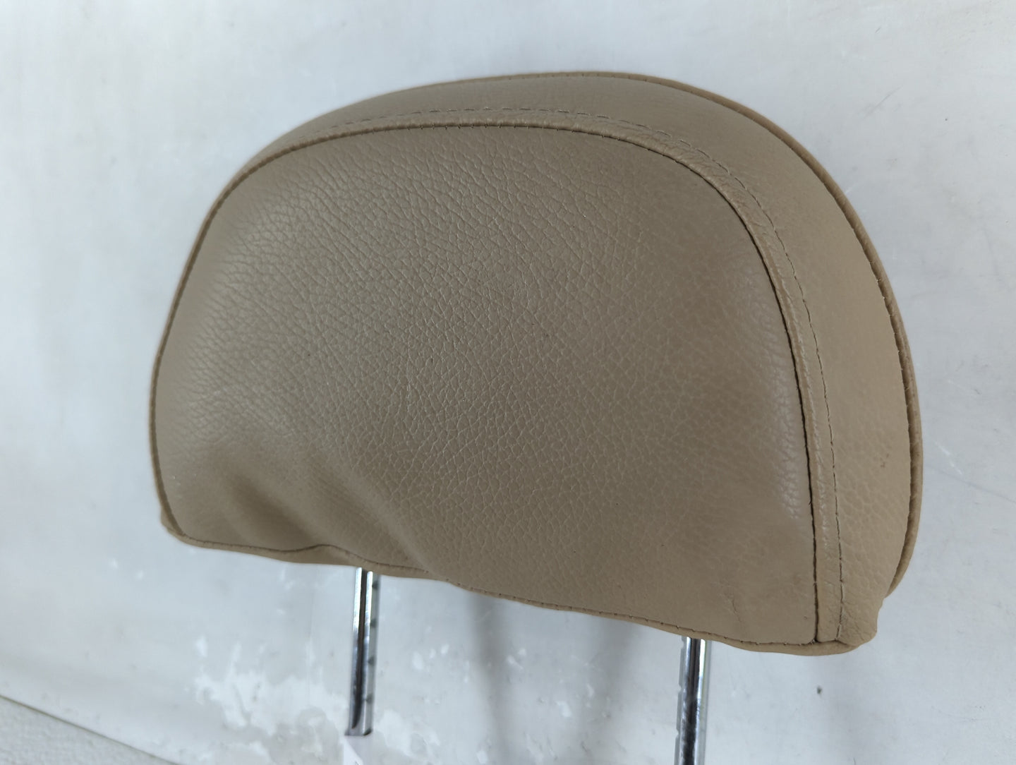 2008-2010 Saturn Vue Headrest Head Rest Rear Seat Fits Fits 2008 2009 2010 OEM Used Auto Parts - Oemusedautoparts1.com