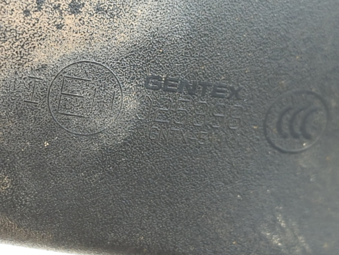 2008 Saturn Vue Interior Rear View Mirror Replacement OEM P/N:E11025899 Fits OEM Used Auto Parts