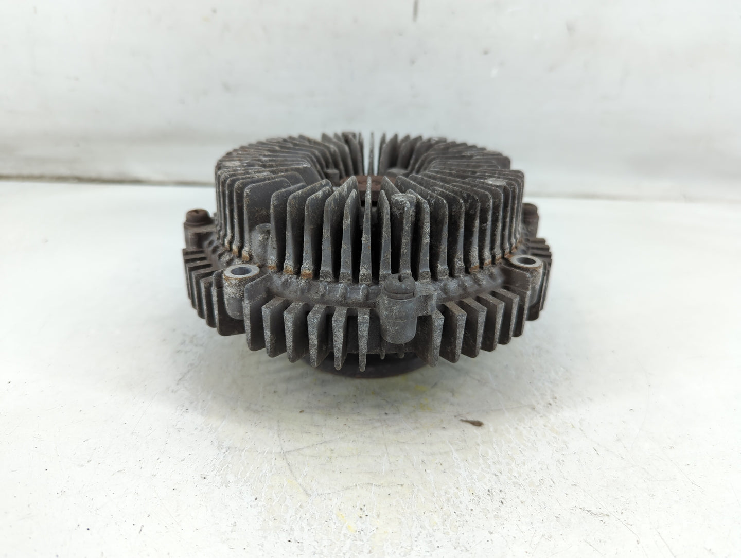 2001-2004 Nissan Pathfinder Radiator Cooling Fan Clutch - Oemusedautoparts1.com