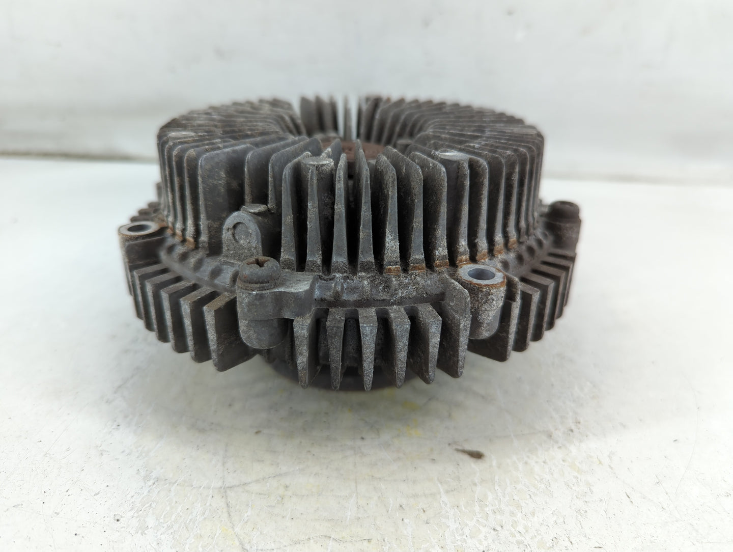 2001-2004 Nissan Pathfinder Radiator Cooling Fan Clutch - Oemusedautoparts1.com