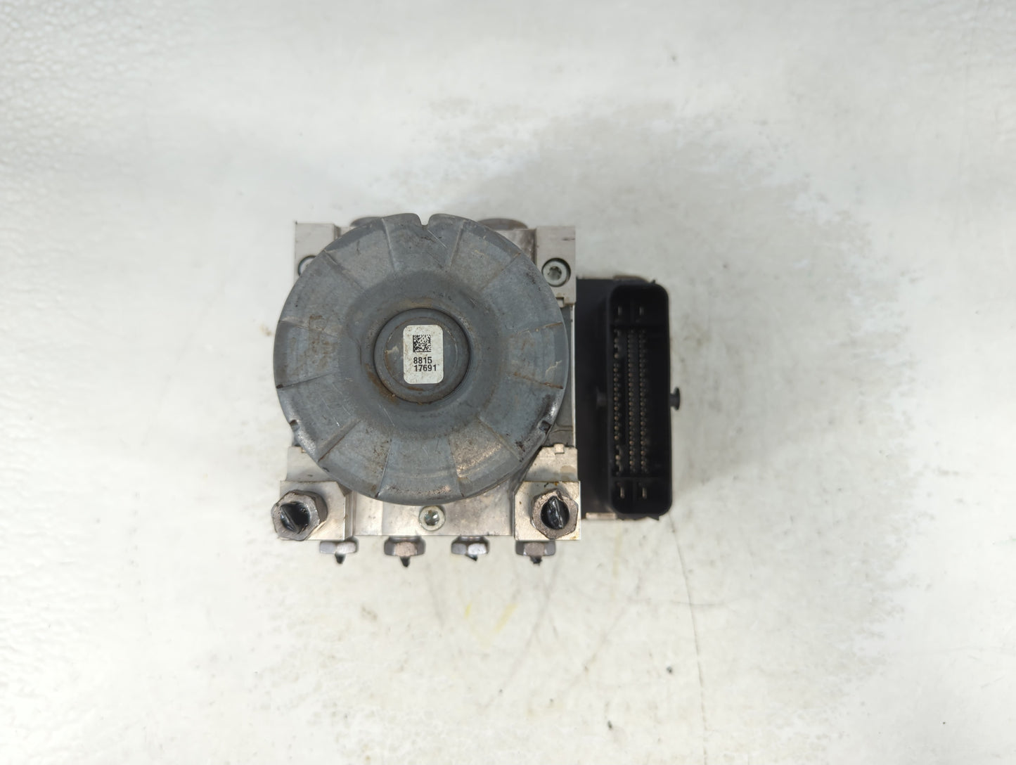 2020 Chevrolet Equinox ABS Pump Control Module Replacement P/N:84825144 84715330, 846556976 Fits Fits 2021 OEM Used Auto Parts - Oemusedautoparts1.com