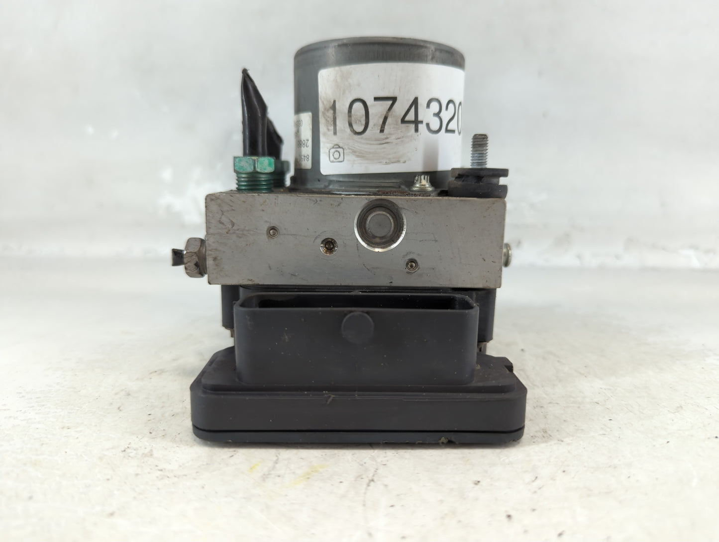 2019-2021 Chevrolet Malibu ABS Pump Control Module Replacement P/N:84502888 Fits Fits 2019 2020 2021 OEM Used Auto Parts - Oemusedautoparts1.com