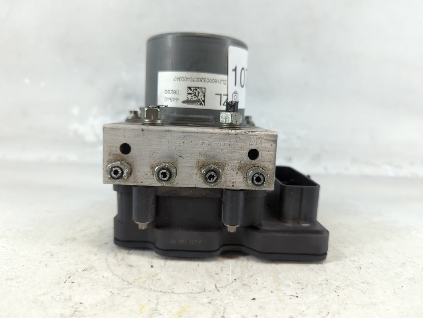 2018-2020 Toyota Camry ABS Pump Control Module Replacement P/N:44540 06290 Fits Fits 2018 2019 2020 OEM Used Auto Parts - Oemusedautoparts1.com
