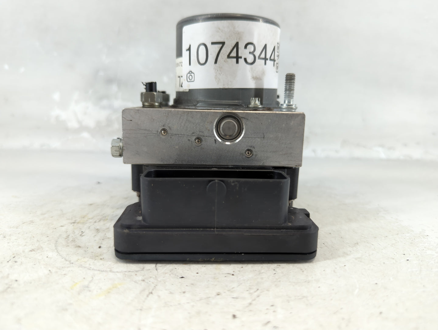2018-2020 Toyota Camry ABS Pump Control Module Replacement P/N:44540 06290 Fits Fits 2018 2019 2020 OEM Used Auto Parts - Oemusedautoparts1.com