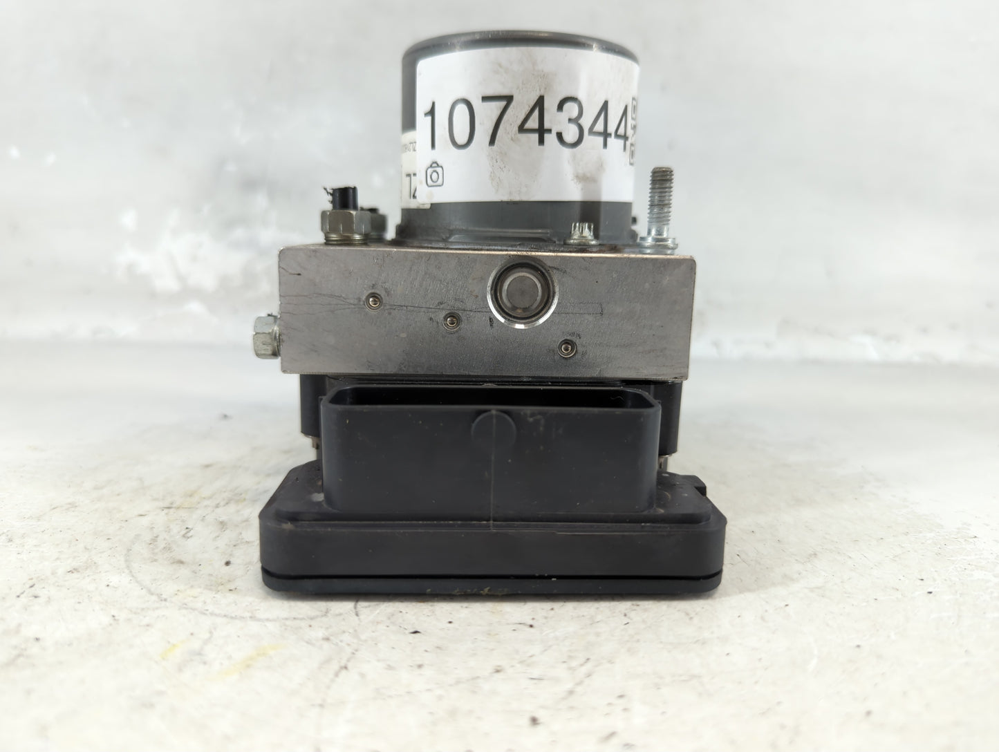 2018-2020 Toyota Camry ABS Pump Control Module Replacement P/N:44540 06290 Fits Fits 2018 2019 2020 OEM Used Auto Parts - Oemusedautoparts1.com