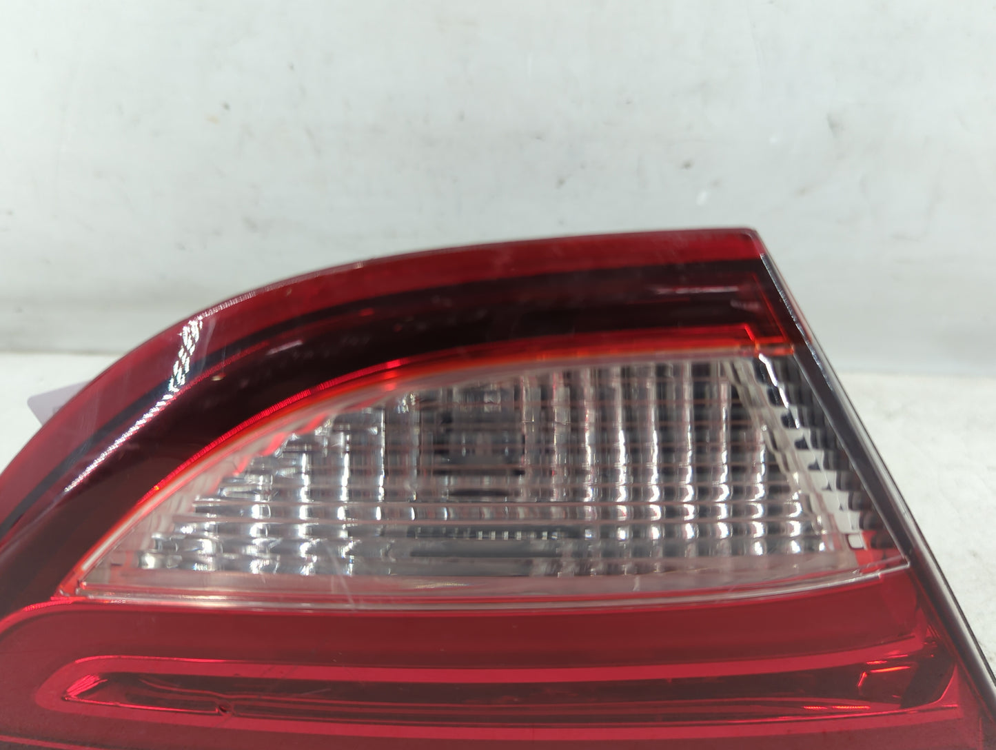 2015-2017 Chrysler 200 Tail Light Assembly Driver Left OEM P/N:BDM92403000 Fits Fits 2015 2016 2017 OEM Used Auto Parts - Oemusedautoparts1.com