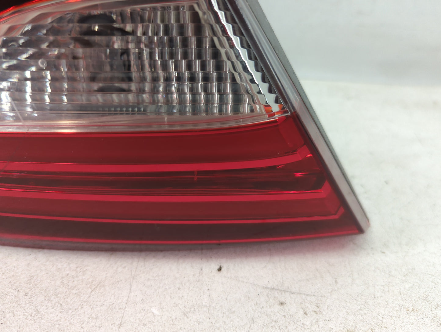 2015-2017 Chrysler 200 Tail Light Assembly Driver Left OEM P/N:BDM92403000 Fits Fits 2015 2016 2017 OEM Used Auto Parts - Oemusedautoparts1.com