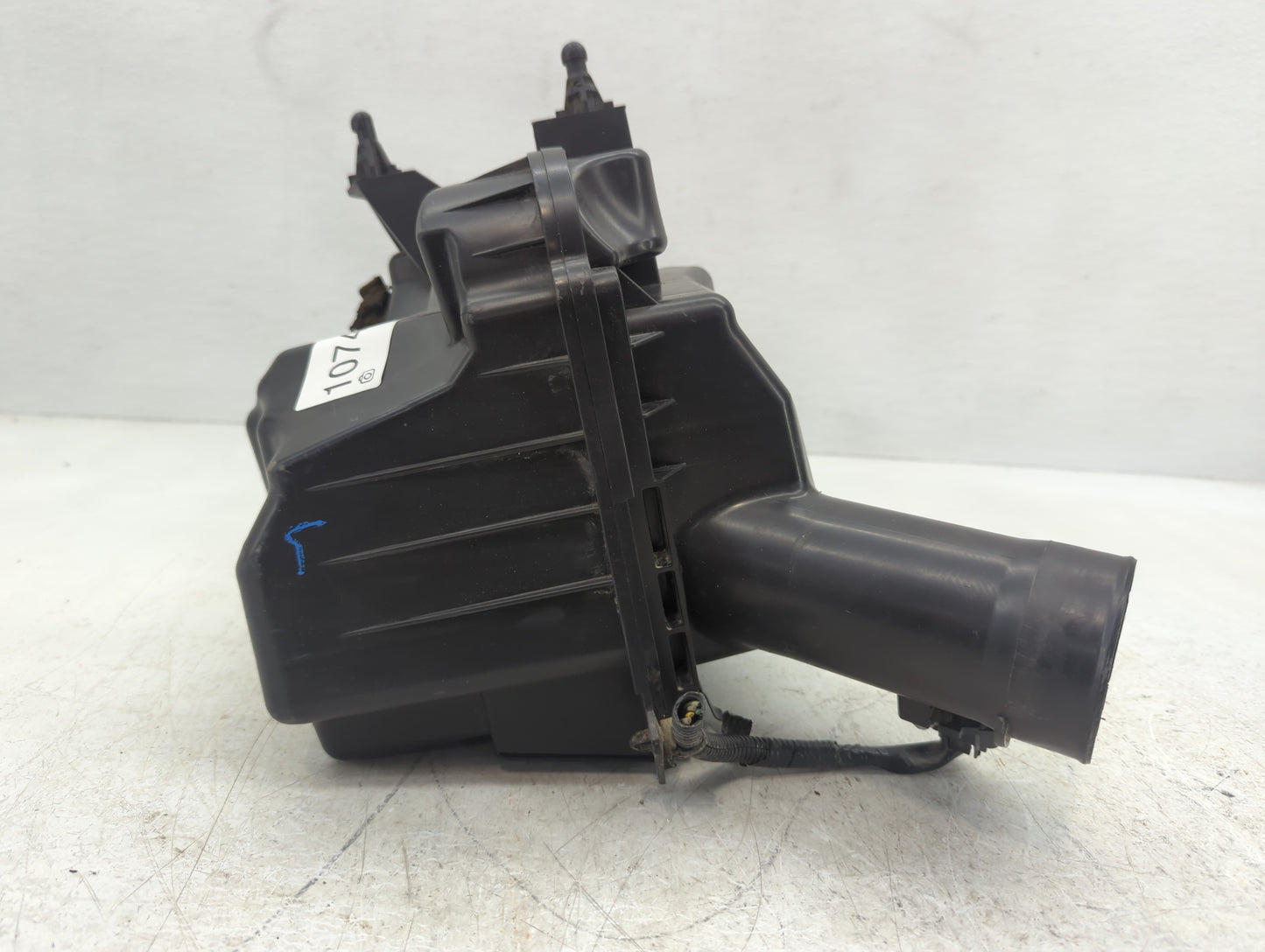 2007-2008 Infiniti G35 Air Cleaner Intake-duct Hose Tube