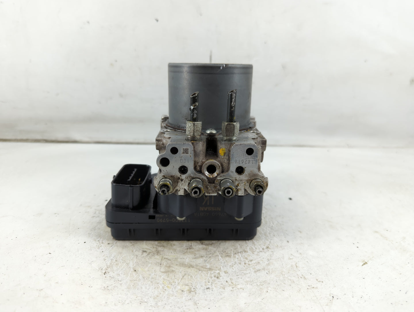 2014-2015 Infiniti Q50 ABS Pump Control Module Replacement P/N:133800-5790 47660 4GB1A Fits Fits 2014 2015 OEM Used Auto Parts - Oemusedautoparts1.com