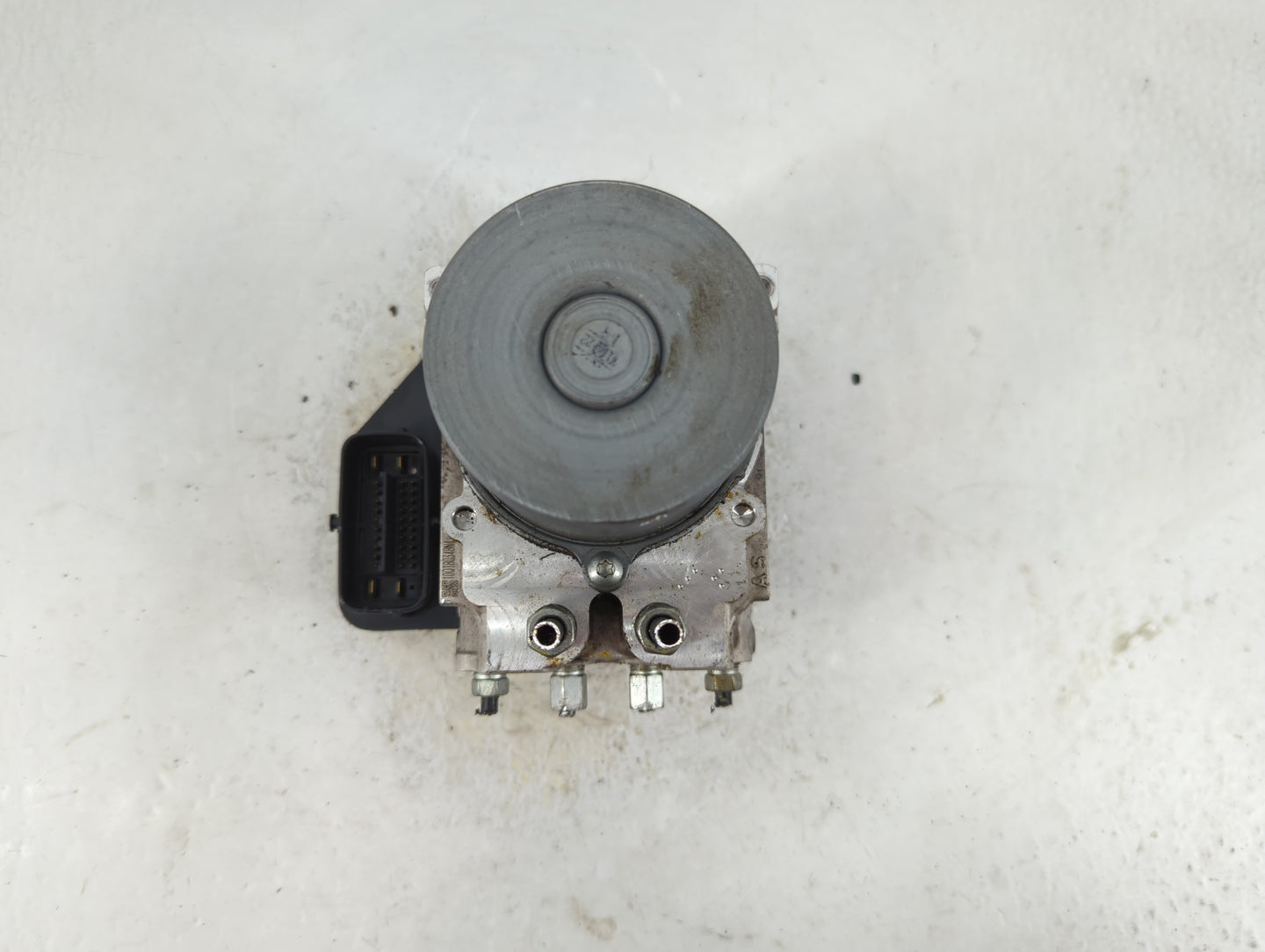 2014-2015 Infiniti Q50 ABS Pump Control Module Replacement P/N:133800-5790 47660 4GB1A Fits Fits 2014 2015 OEM Used Auto Parts - Oemusedautoparts1.com