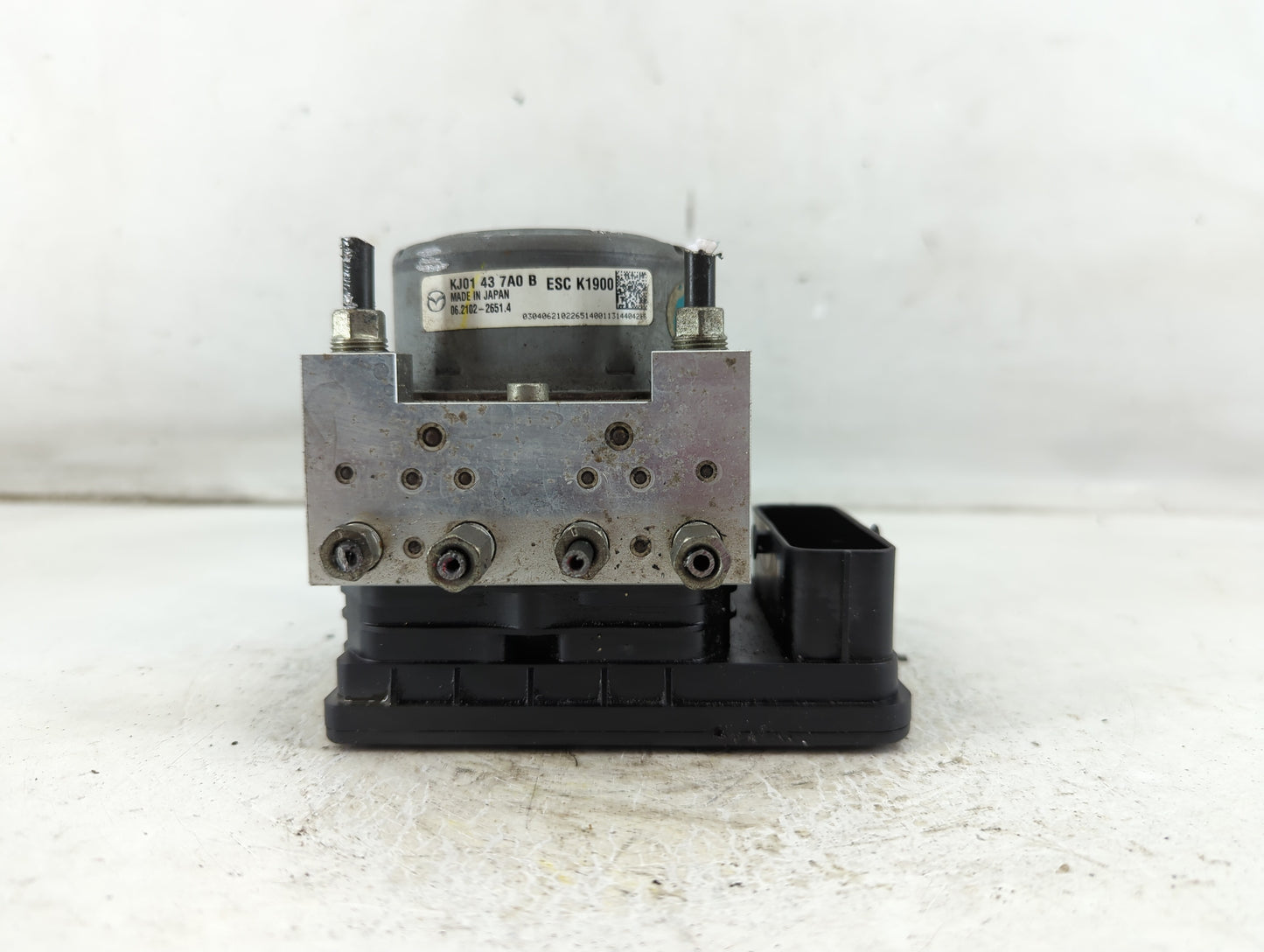 2014-2015 Mazda Cx-5 ABS Pump Control Module Replacement P/N:KJ02 43 7A0 Fits Fits 2014 2015 OEM Used Auto Parts - Oemusedautoparts1.com