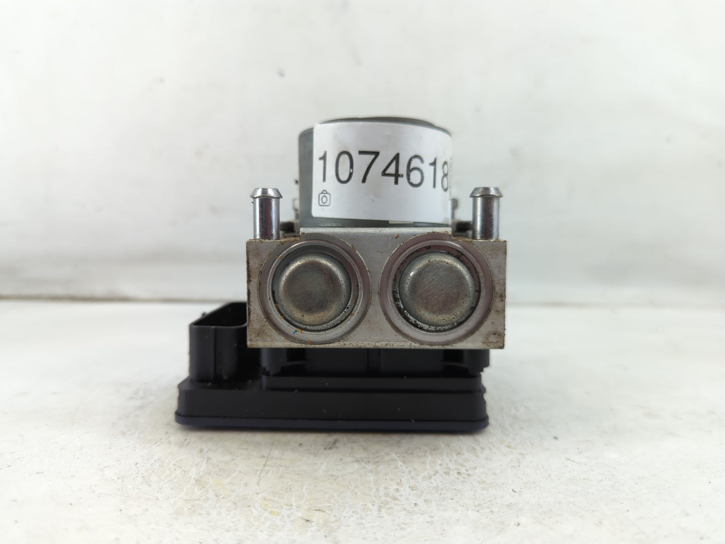 2018-2021 Chevrolet Express 2500 ABS Pump Control Module Replacement P/N:84575020 Fits Fits 2018 2019 2020 2021 OEM Used Auto Parts