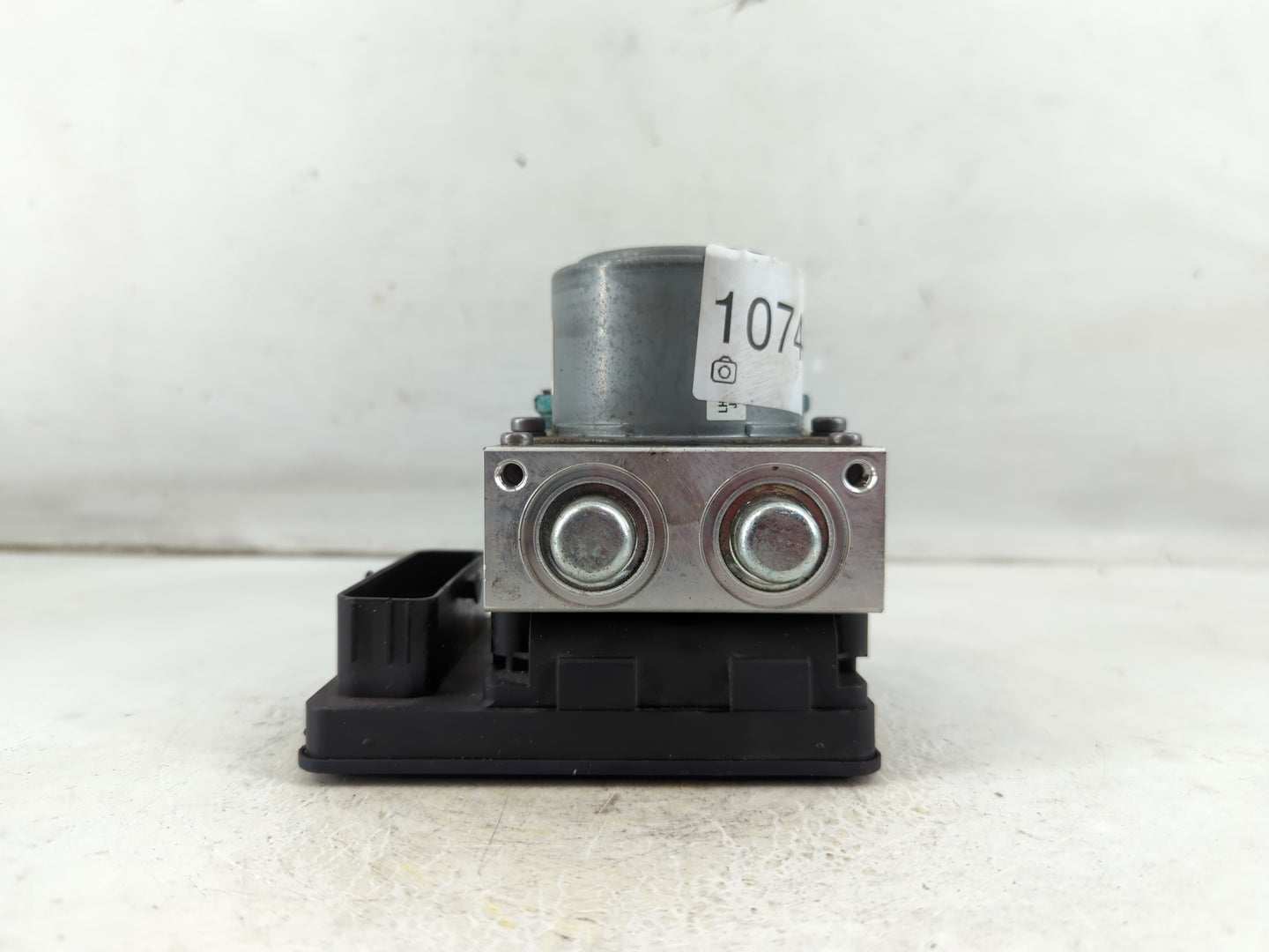 2019-2022 Chevrolet Traverse ABS Pump Control Module Replacement P/N:84503309 84503300 Fits Fits 2019 2020 2021 2022 OEM Used Auto Parts - Oemusedautoparts1.com