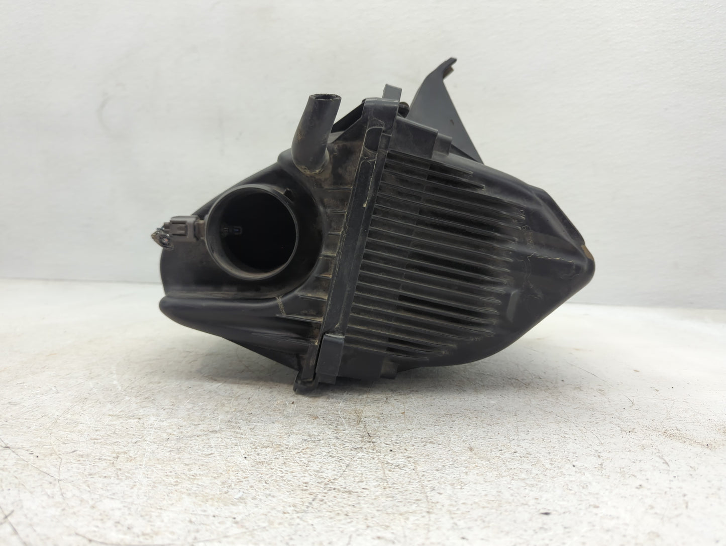 2011-2014 Chrysler 200 Air Cleaner Intake-duct Hose Tube