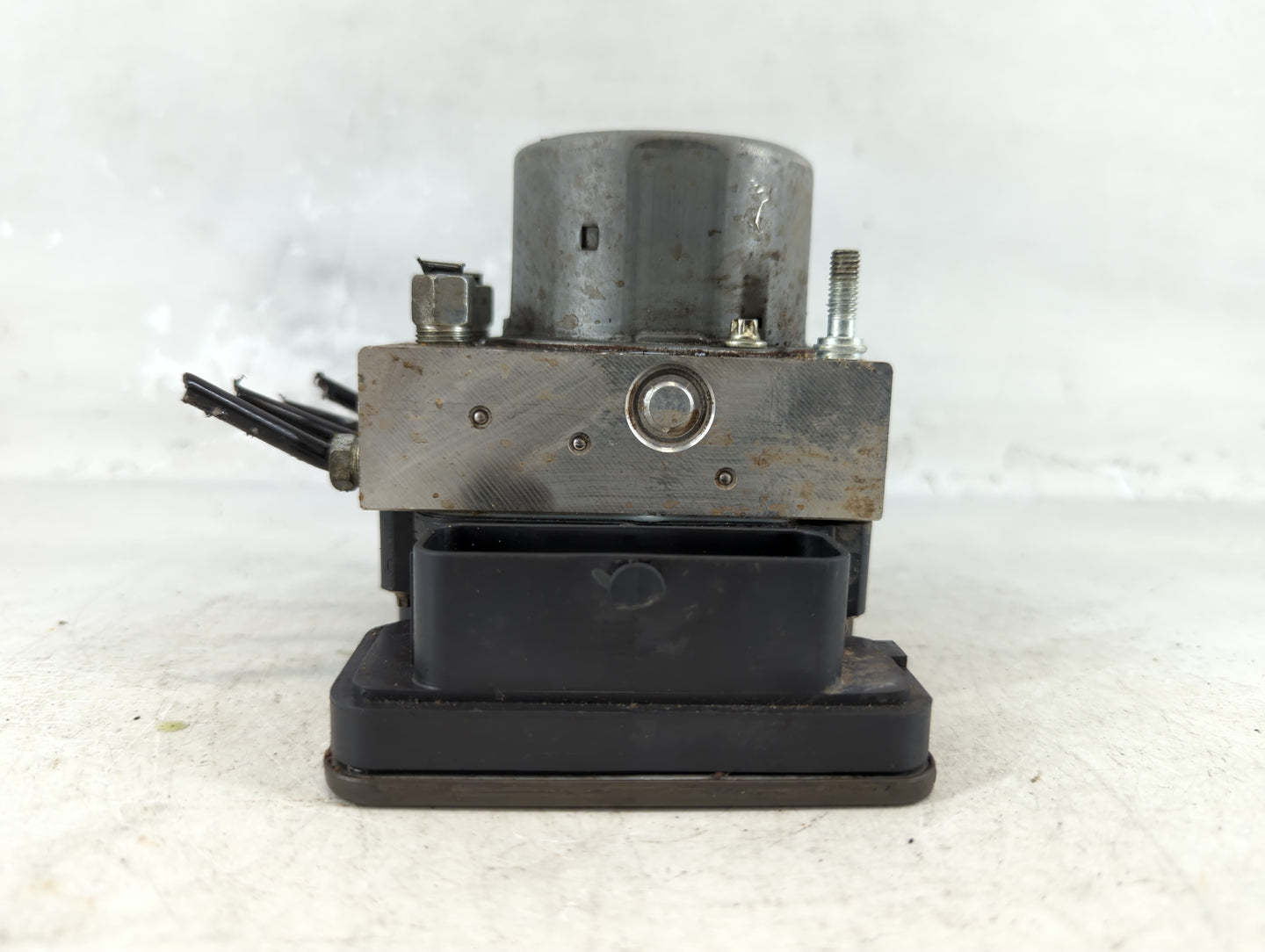 2019-2021 Nissan Rogue Sport ABS Pump Control Module Replacement P/N:47660 6MT3A Fits Fits 2019 2020 2021 OEM Used Auto Parts - Oemusedautoparts1.com