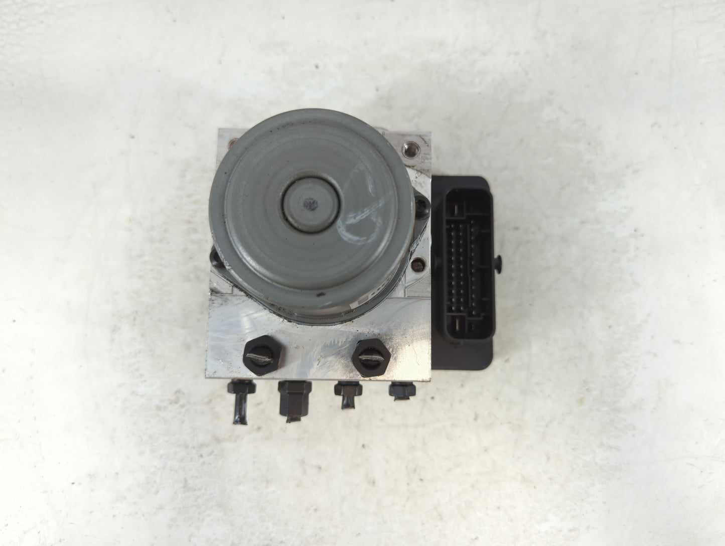 2021-2022 Hyundai Elantra ABS Pump Control Module Replacement P/N:61589-41600 58900-AA500 Fits Fits 2021 2022 OEM Used Auto Parts - Oemusedautoparts1.com