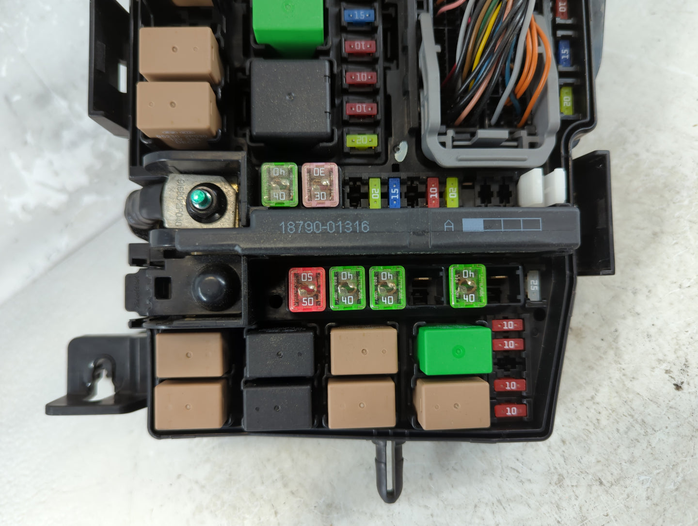2015-2016 Hyundai Azera Fusebox Fuse Box Panel Relay Module P/N:91223 3V010 91955-2T890 Fits Fits 2015 2016 OEM Used Auto Parts - Oemusedautoparts1.com