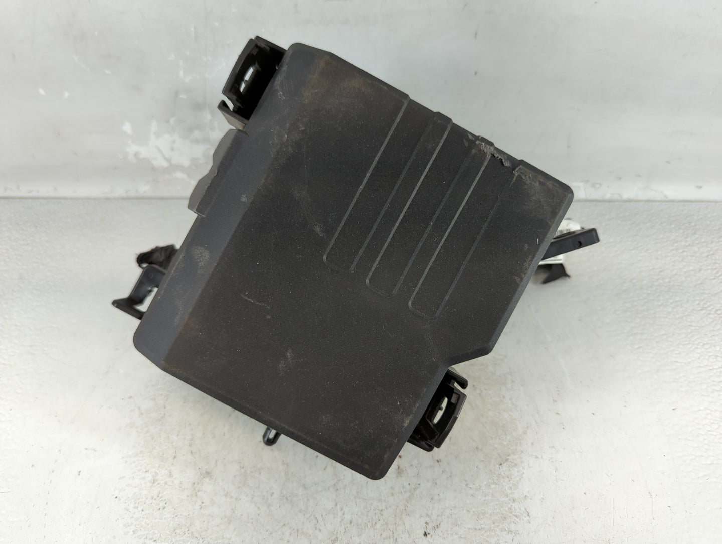 2019-2020 Hyundai Santa Fe Fusebox Fuse Box Panel Relay Module P/N:91956-S2021 Fits Fits 2019 2020 OEM Used Auto Parts - Oemusedautoparts1.com