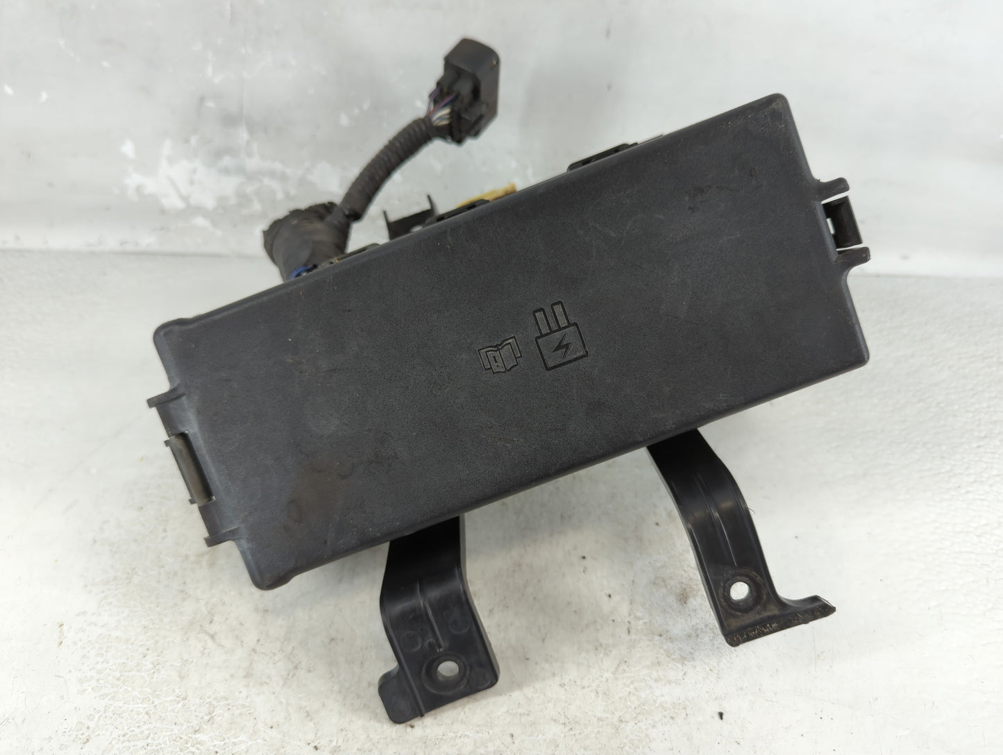 2007-2010 Lincoln Mkz Fusebox Fuse Box Panel Relay Module P/N:AH6T-14290-A Fits Fits 2007 2008 2009 2010 OEM Used Auto Parts - Oemusedautoparts1.com