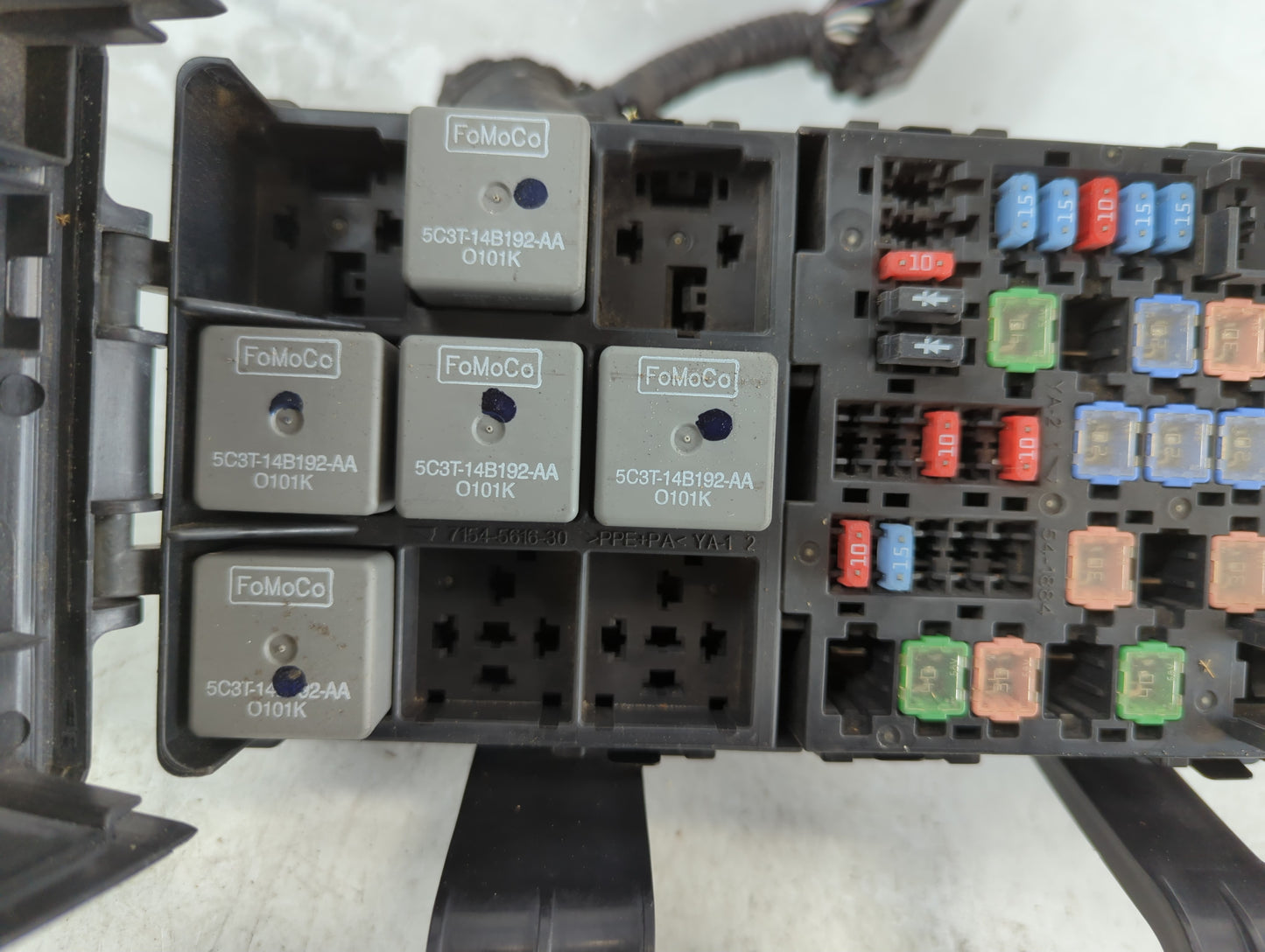 2007-2010 Lincoln Mkz Fusebox Fuse Box Panel Relay Module P/N:AH6T-14290-A Fits Fits 2007 2008 2009 2010 OEM Used Auto Parts - Oemusedautoparts1.com