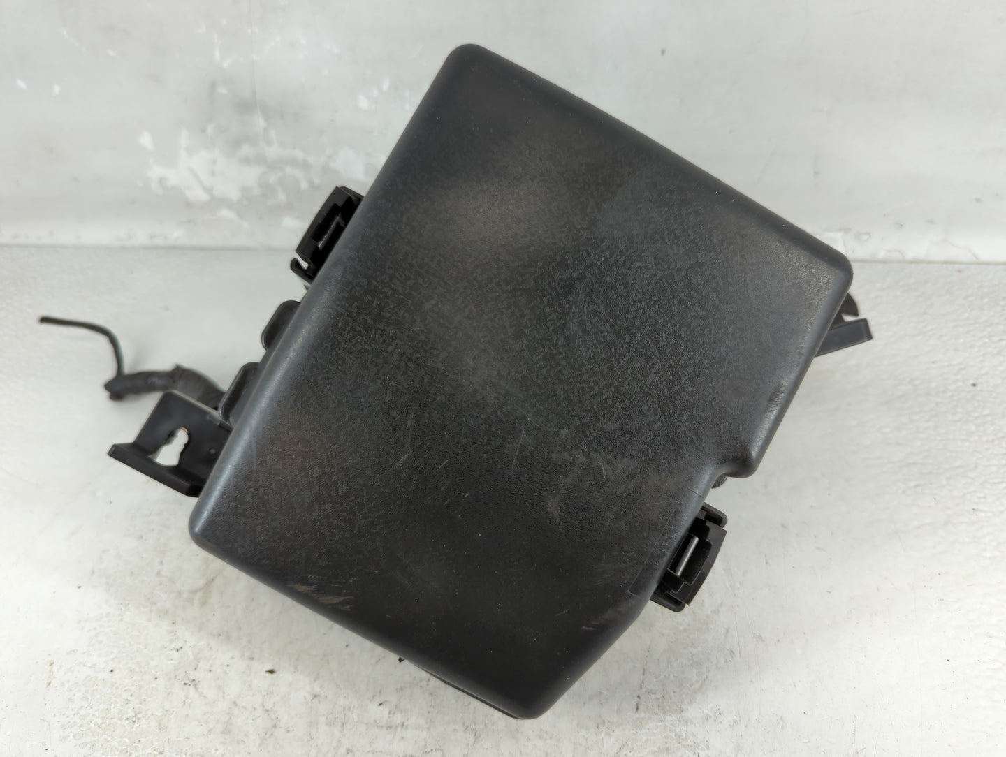 2011-2014 Hyundai Sonata Fusebox Fuse Box Panel Relay Module P/N:91950-3S740 VS912003Q174YA Fits Fits 2011 2012 2013 2014 OEM Used Auto Parts - Oemusedautoparts1.com