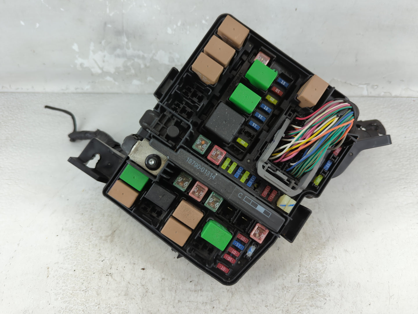 2011-2014 Hyundai Sonata Fusebox Fuse Box Panel Relay Module P/N:91950-3S740 VS912003Q174YA Fits Fits 2011 2012 2013 2014 OEM Used Auto Parts - Oemusedautoparts1.com