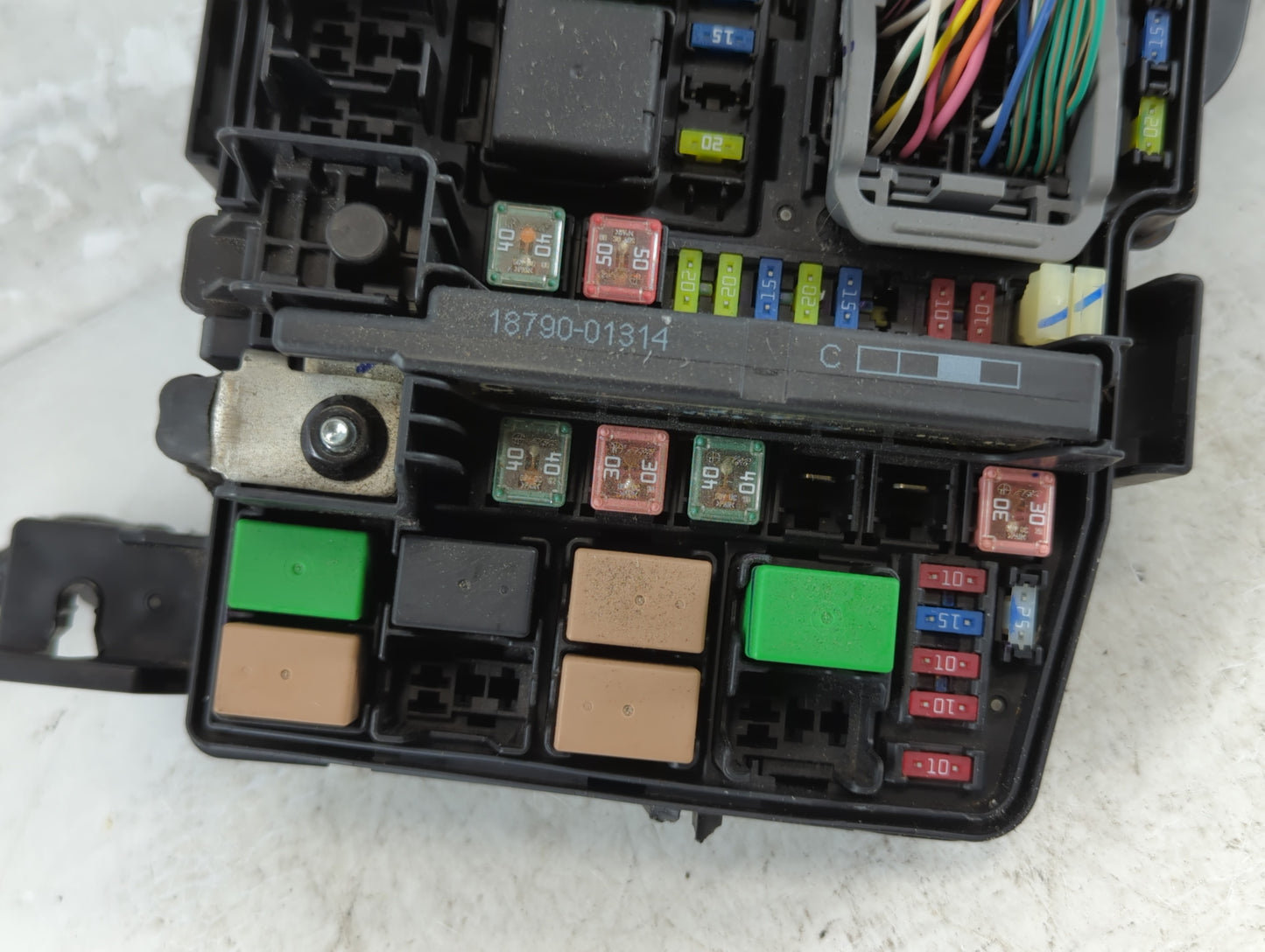 2011-2014 Hyundai Sonata Fusebox Fuse Box Panel Relay Module P/N:91950-3S740 VS912003Q174YA Fits Fits 2011 2012 2013 2014 OEM Used Auto Parts - Oemusedautoparts1.com