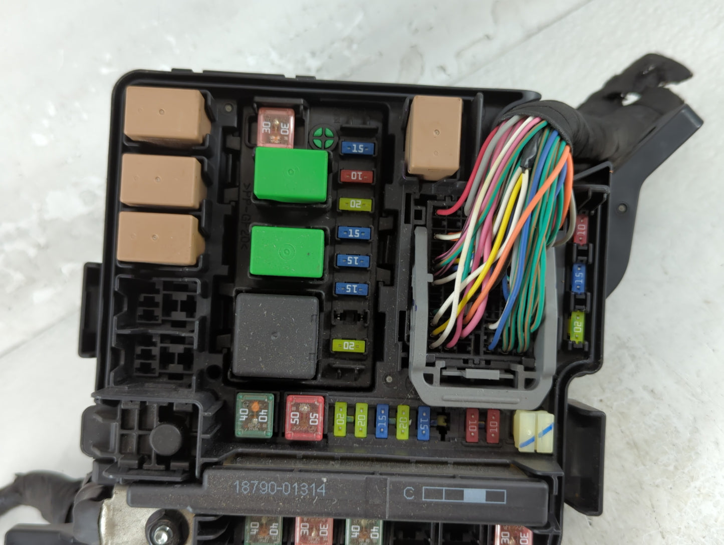 2011-2014 Hyundai Sonata Fusebox Fuse Box Panel Relay Module P/N:91950-3S740 VS912003Q174YA Fits Fits 2011 2012 2013 2014 OEM Used Auto Parts - Oemusedautoparts1.com