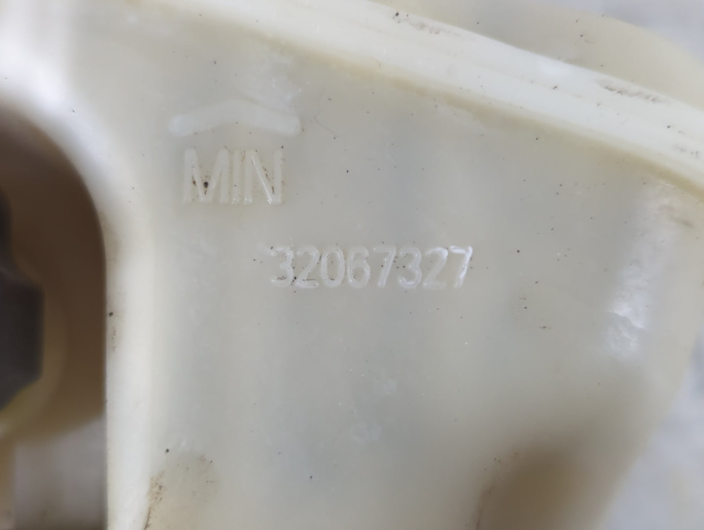 2005-2005 Chrysler 300 Brake Master Cylinder - Oemusedautoparts1.com
