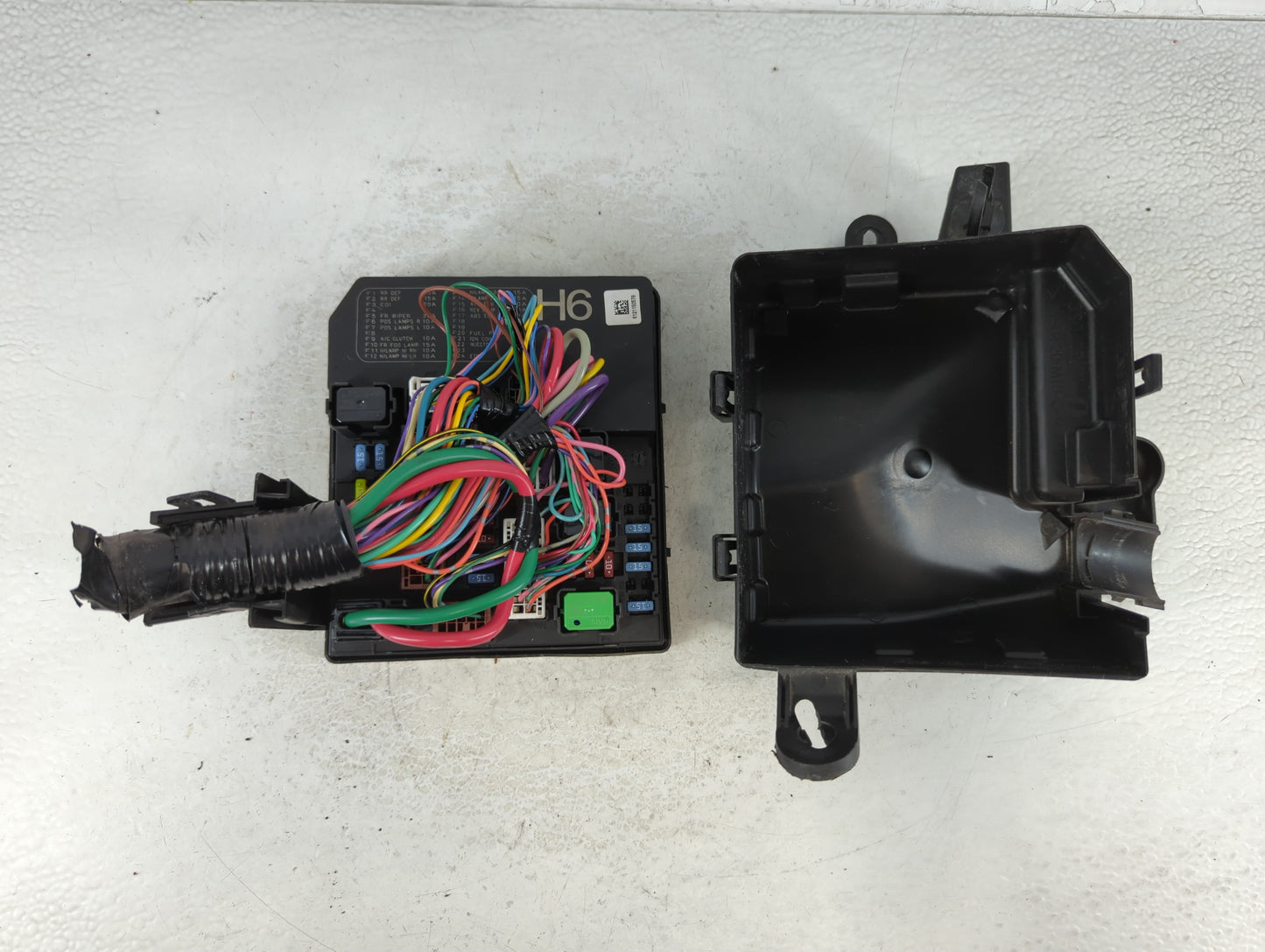2013-2019 Nissan Sentra Fusebox Fuse Box Panel Relay Module P/N:284B7 3RA3B Fits Fits 2013 2014 2015 2016 2017 2018 2019 OEM Used Auto Parts - Oemusedautoparts1.com