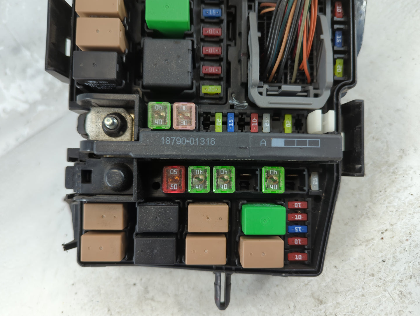 2012-2013 Hyundai Azera Fusebox Fuse Box Panel Relay Module P/N:91206 3V041 Fits Fits 2012 2013 OEM Used Auto Parts - Oemusedautoparts1.com