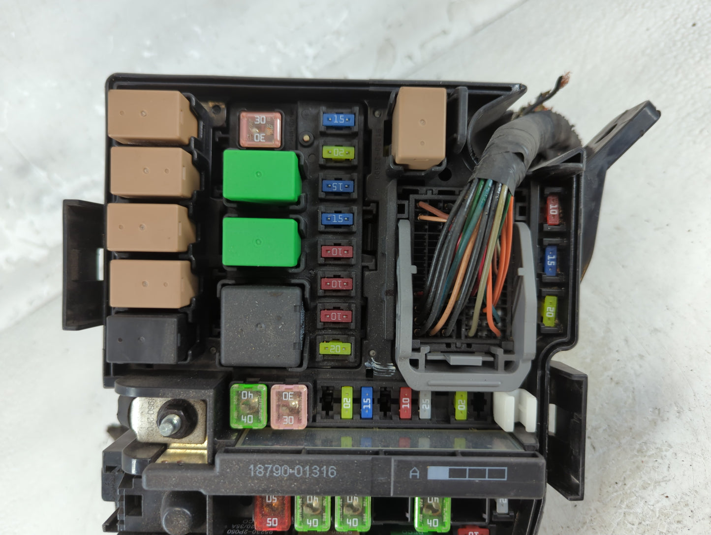2012-2013 Hyundai Azera Fusebox Fuse Box Panel Relay Module P/N:91206 3V041 Fits Fits 2012 2013 OEM Used Auto Parts - Oemusedautoparts1.com