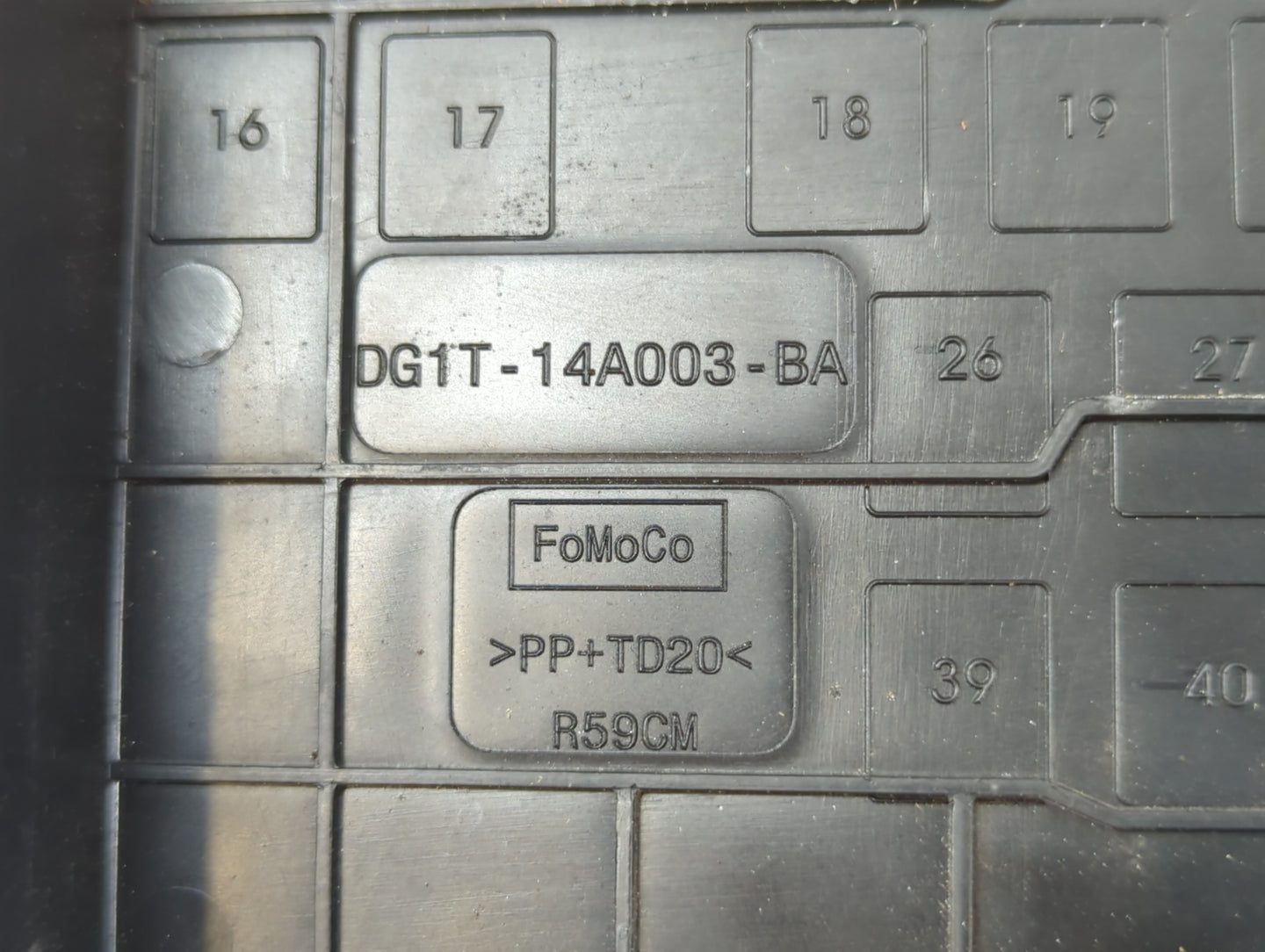 2013-2016 Ford Taurus Fusebox Fuse Box Panel Relay Module P/N:DG1T-14A003-BA Fits Fits 2013 2014 2015 2016 OEM Used Auto Parts - Oemusedautoparts1.com