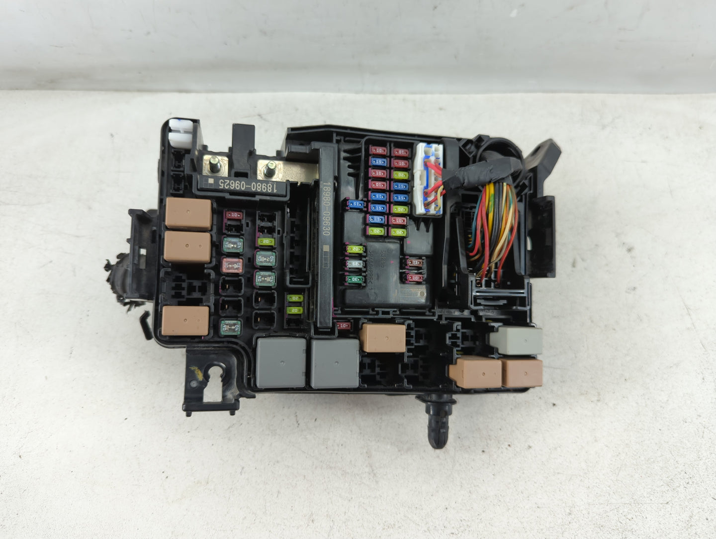 2018 Hyundai Elantra Fusebox Fuse Box Panel Relay Module P/N:91956-F2022 Fits OEM Used Auto Parts - Oemusedautoparts1.com