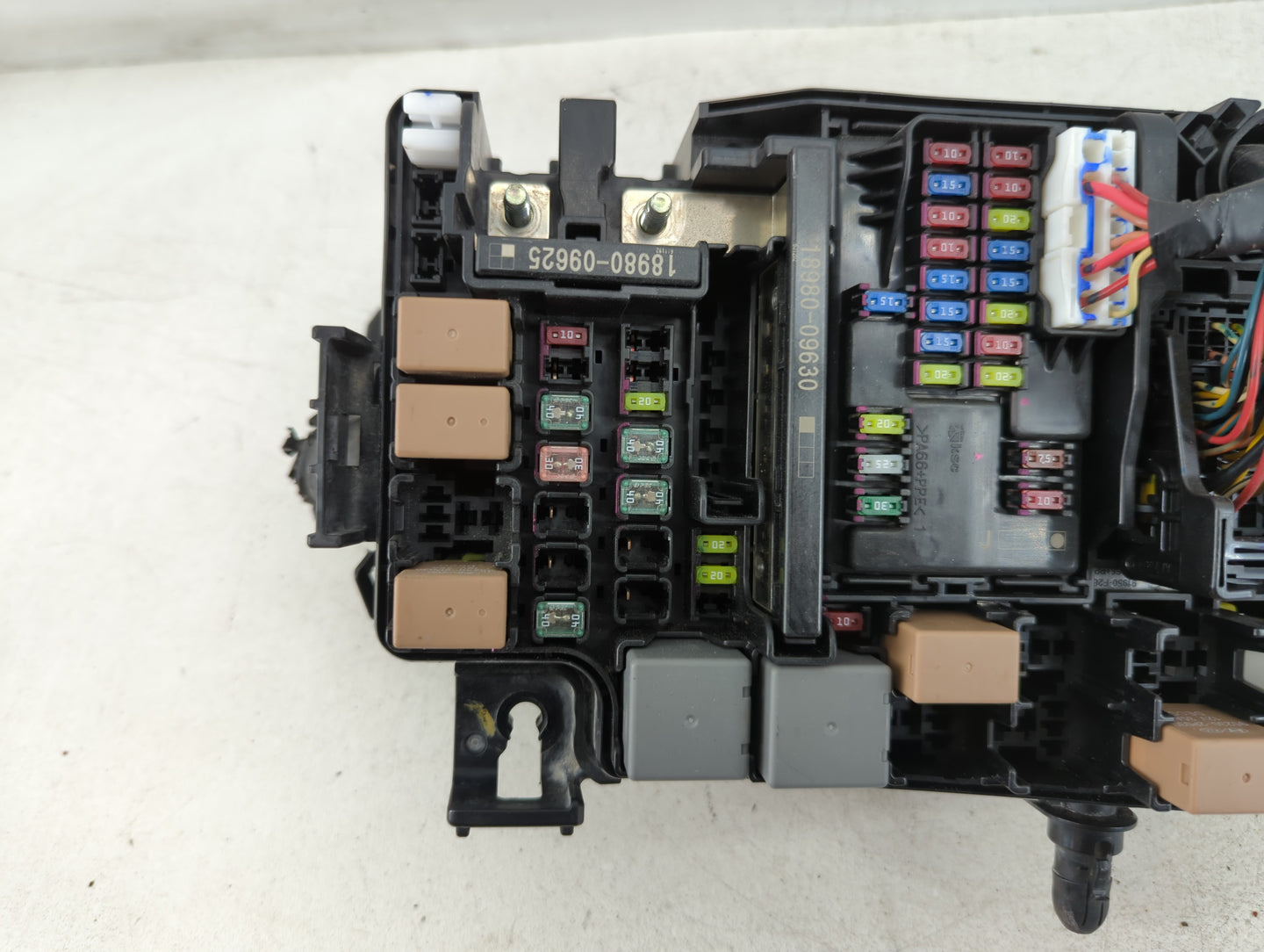 2018 Hyundai Elantra Fusebox Fuse Box Panel Relay Module P/N:91956-F2022 Fits OEM Used Auto Parts - Oemusedautoparts1.com